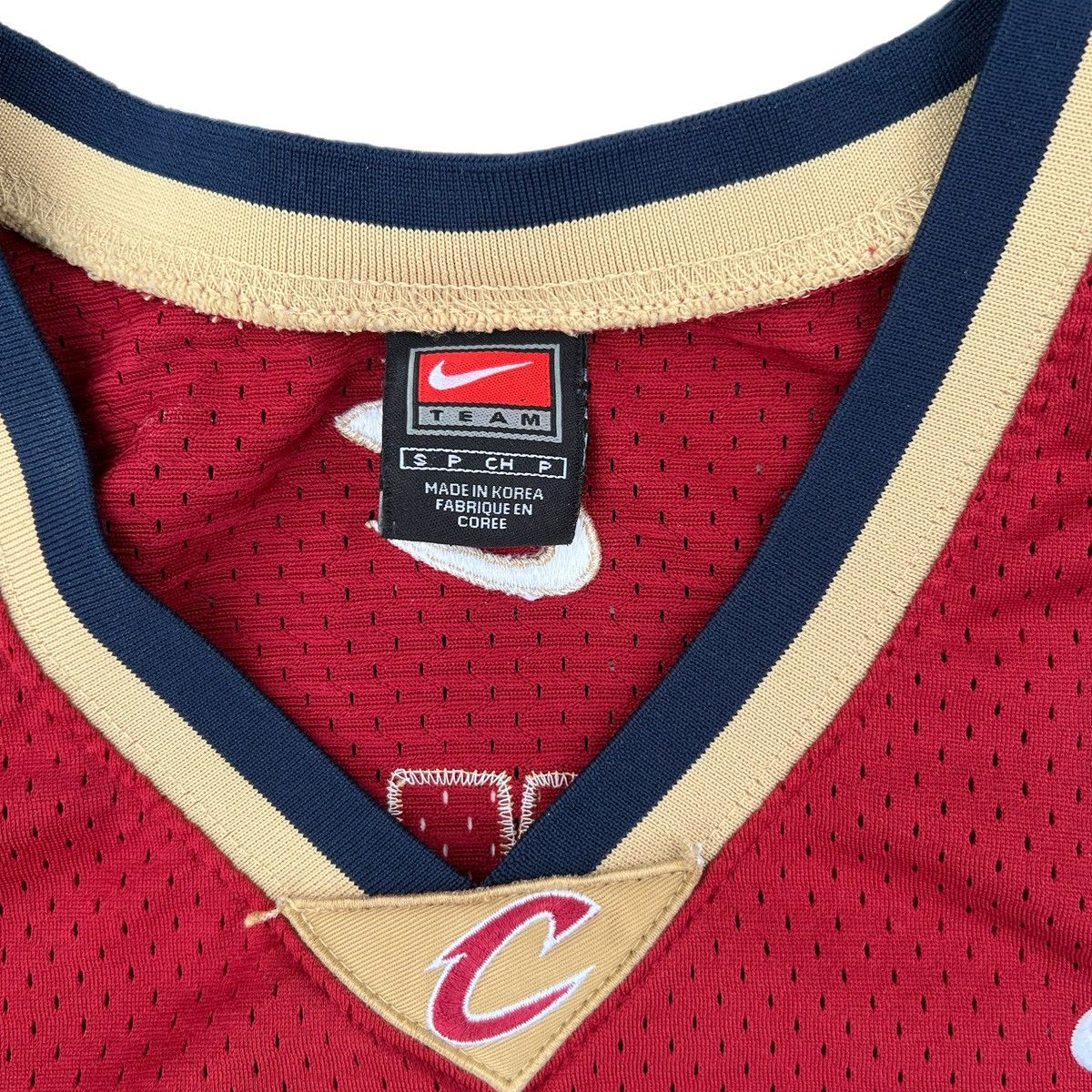 Nike Vintage Y2K Nike Cleveland Cavaliers Lebron James #23 Jersey Size US S / EU 44-46 / 1 - 3 Thumbnail