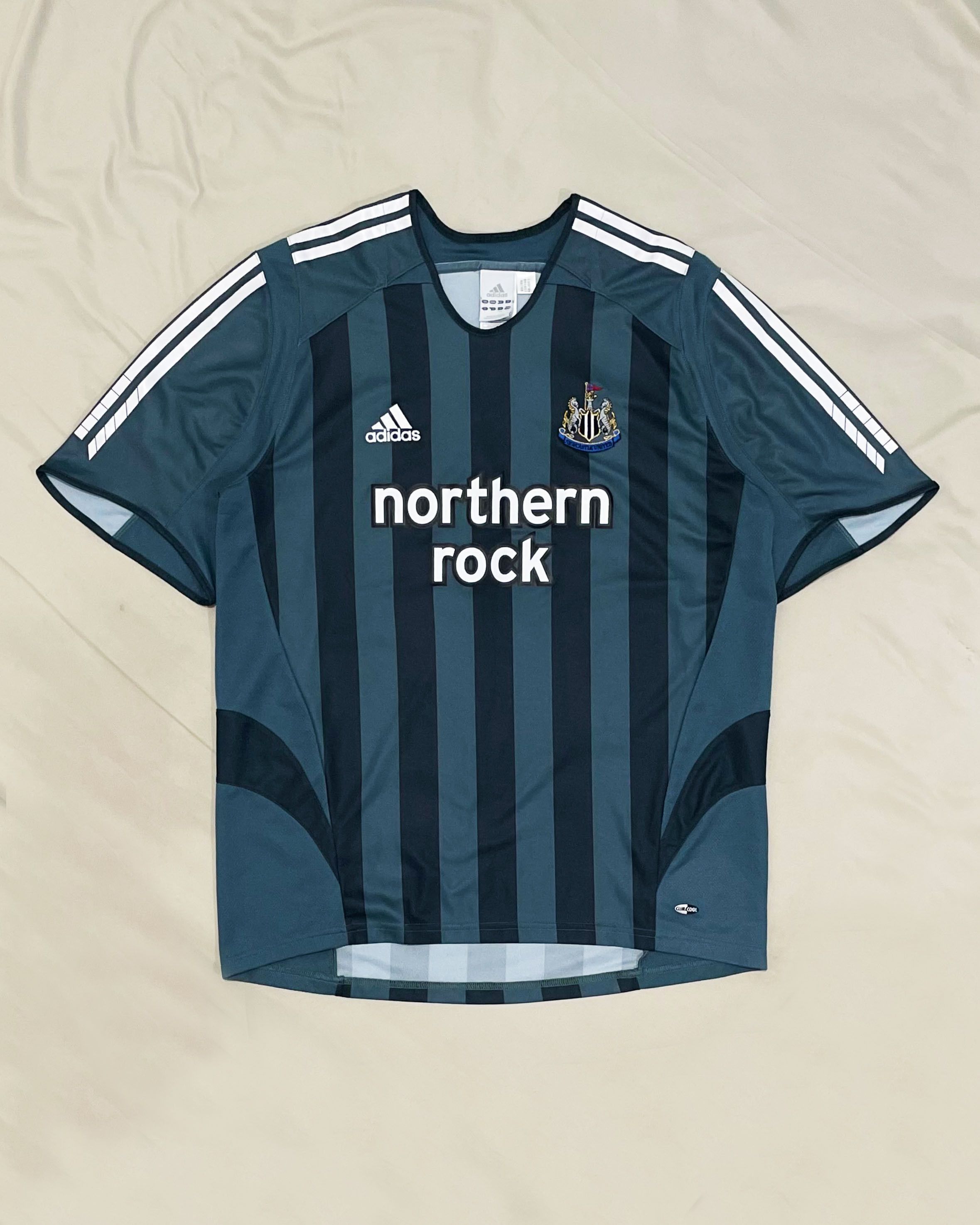 Adidas Newcastle United Away Kit 2005 2006 Size US L / EU 52-54 / 3 - 1 Thumbnail