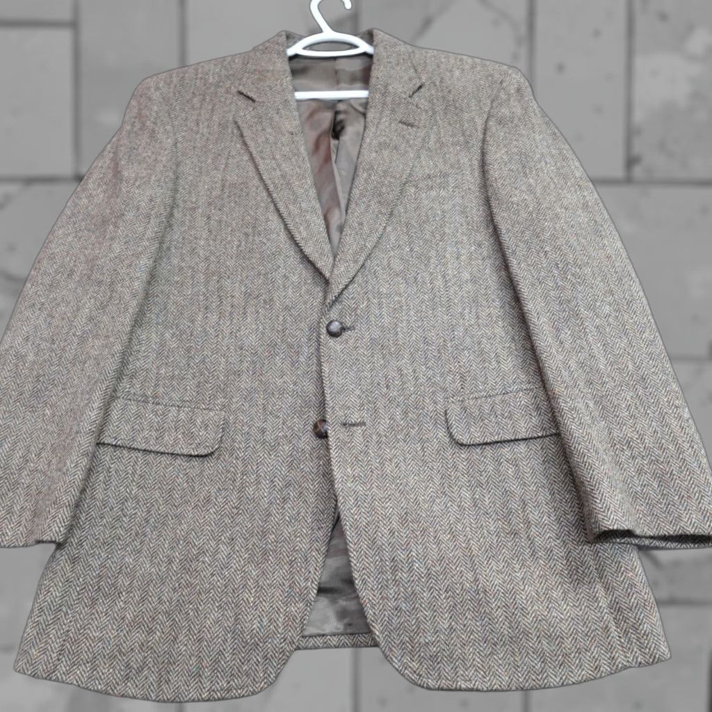 Harris Tweed VINTAGE Harris Tweed Sport Coat 41R Brown Herringbone Wool Tweed Blazer Notch Lapel Two-Button Single-Breasted Mens Regular Size 42R - 1 Thumbnail