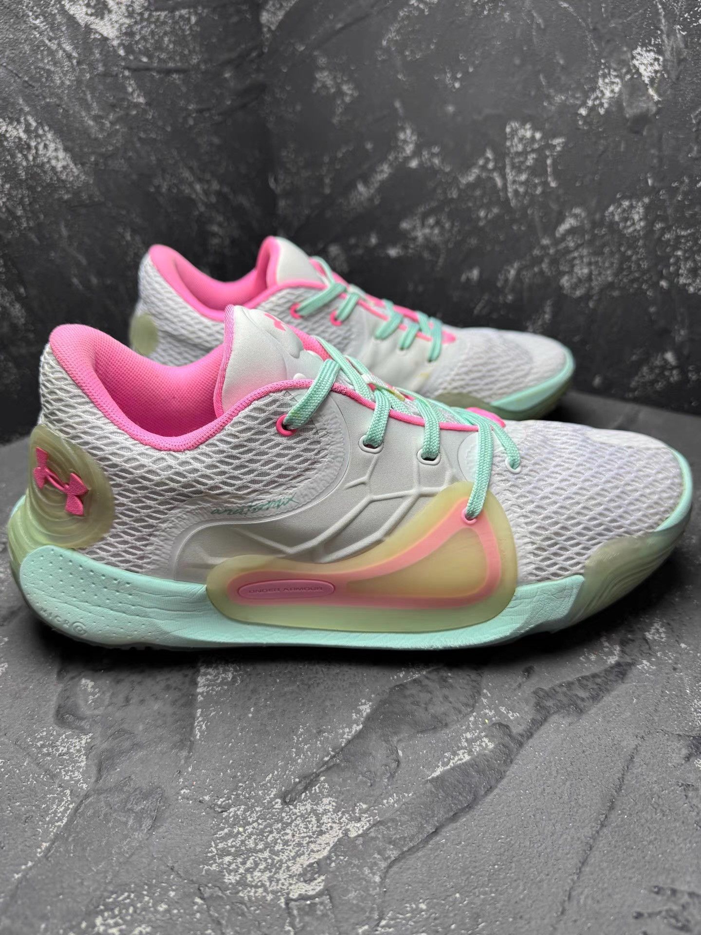 Under Armour Under Armour Spawn 2 Color: White, Pink & Green Q10 Size US 9.5 / EU 42-43 - 5 Thumbnail