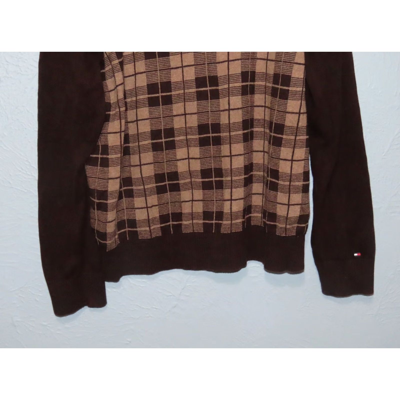Tommy Hilfiger Tommy Hilfiger Men’s XL V Neck Sweater Brown Geometric Logo Knit Pullover Regular Fit Long Sleeve Men’s Size US XL / EU 56 / 4 - 2 Thumbnail