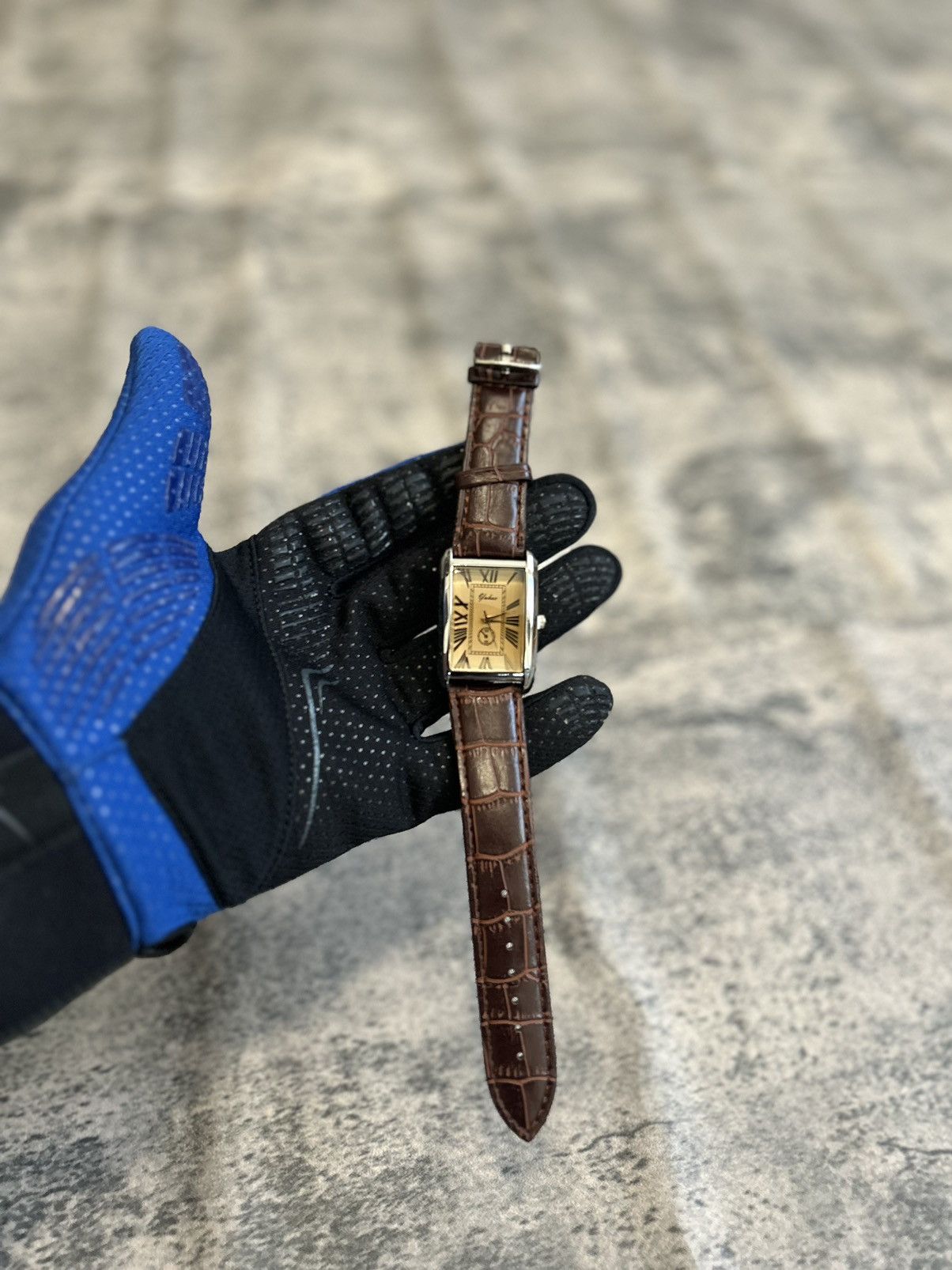 Vintage Vintage 90s vintage quiet luxury brown leather gold watch Size ONE SIZE - 4 Thumbnail