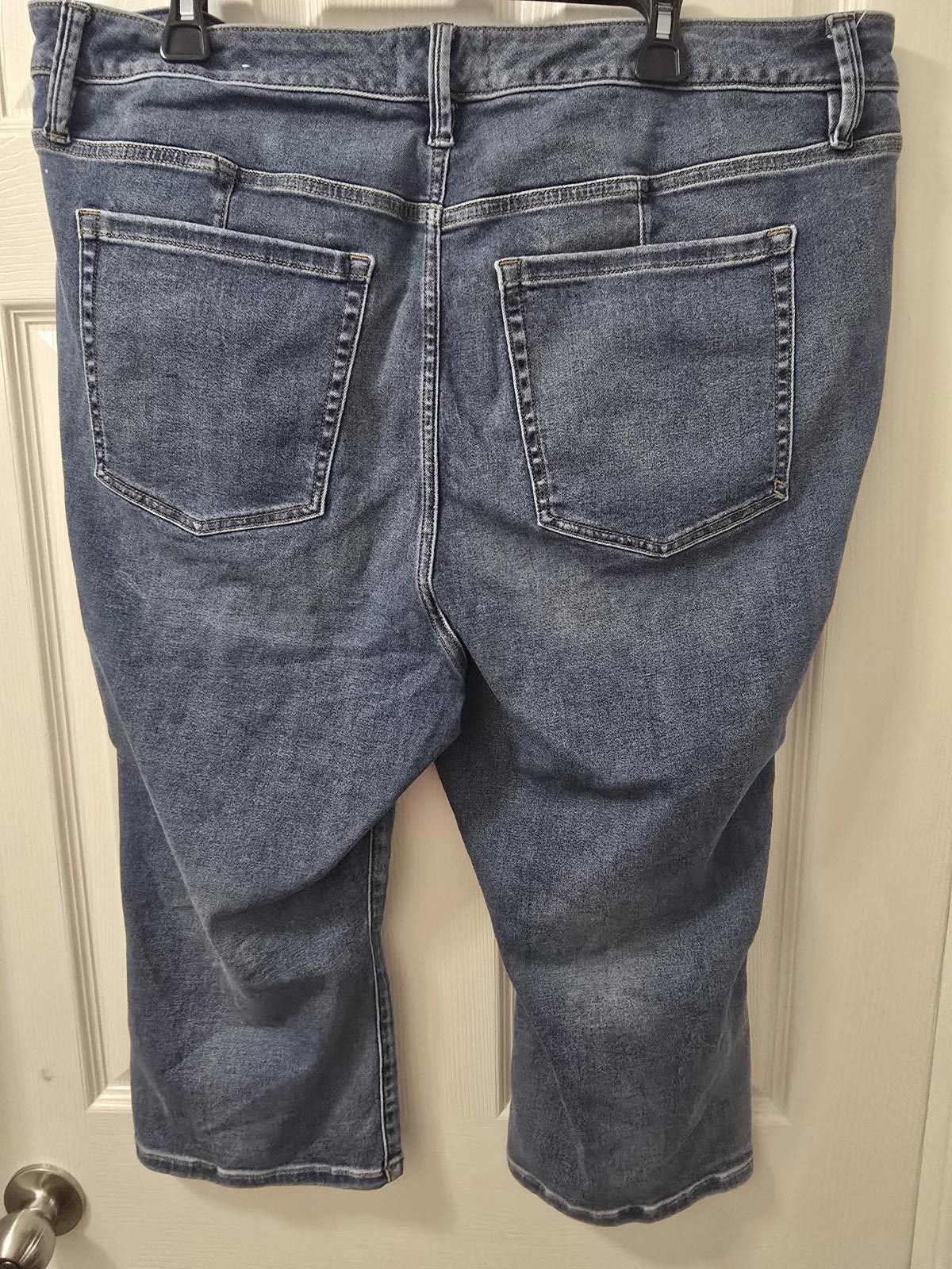 Other Lane Bryant Distressed Blue Pedal Pant Jeans Size 22/24 Size 42" / US 20 - 2 Thumbnail