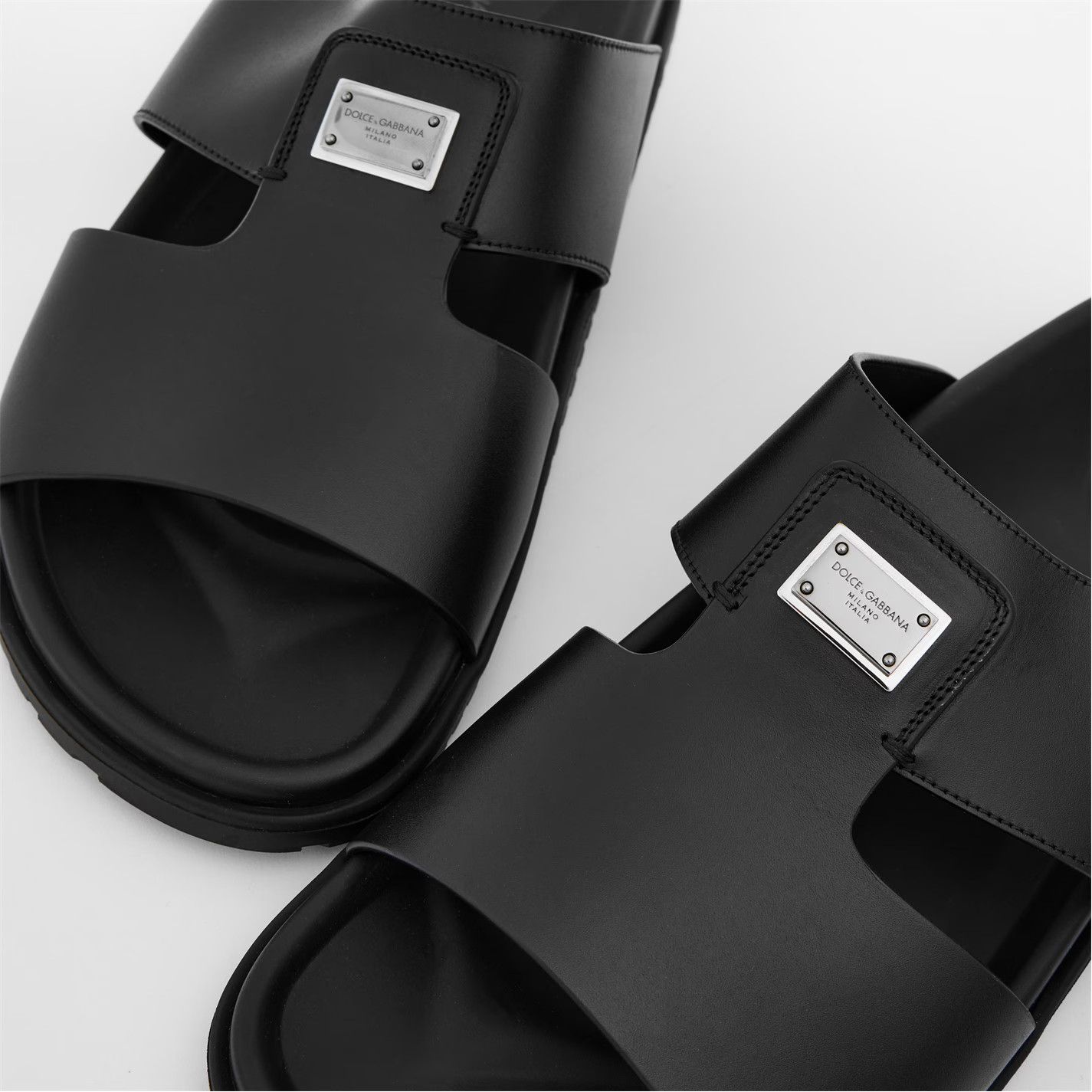 Dolce & Gabbana o1g2r1mq0426 Plaque Flat Sandals in Black Size US 9 / EU 42 - 4 Thumbnail