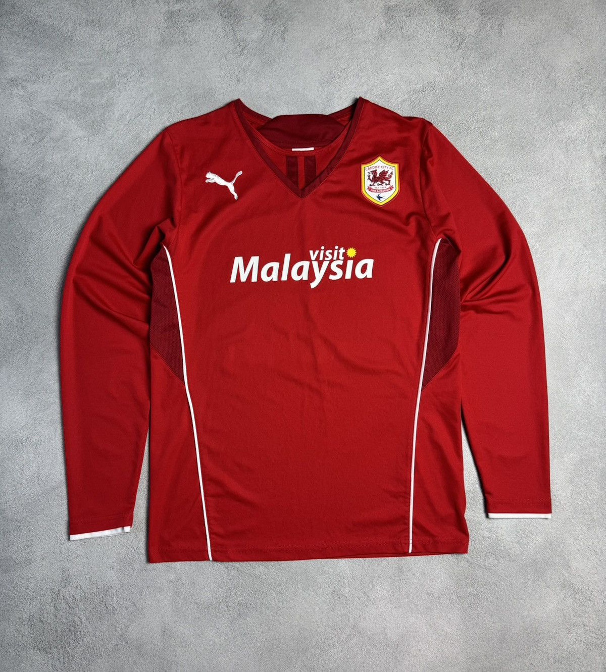 Puma Cardiff City 2013 2014 Home Shirt Soccer Jersey Puma Size US M / EU 48-50 / 2 - 1 Thumbnail