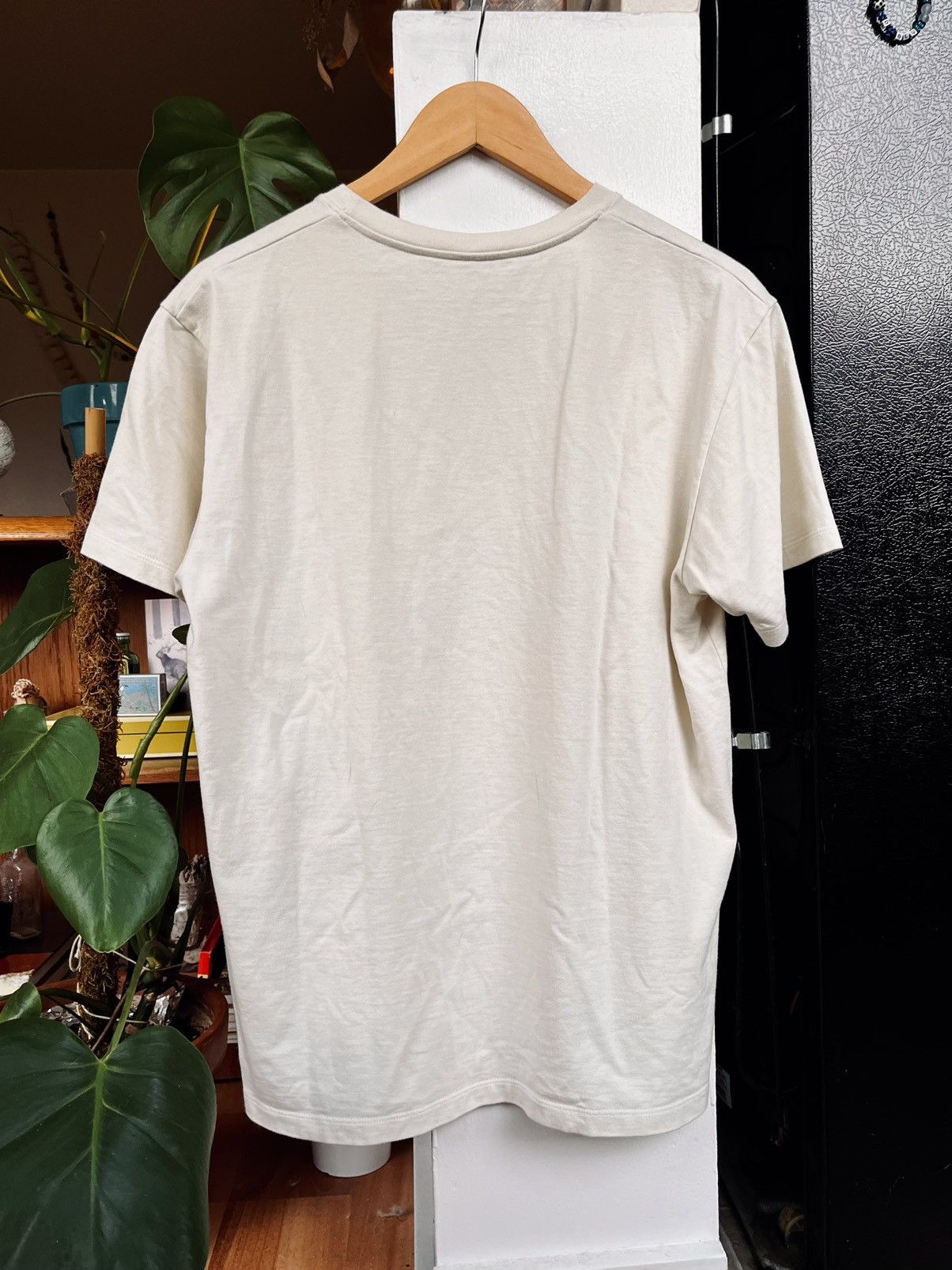Gucci Men’s Cream Gucci Shirt w/ Embroidered Graphic Size US M / EU 48-50 / 2 - 4 Thumbnail