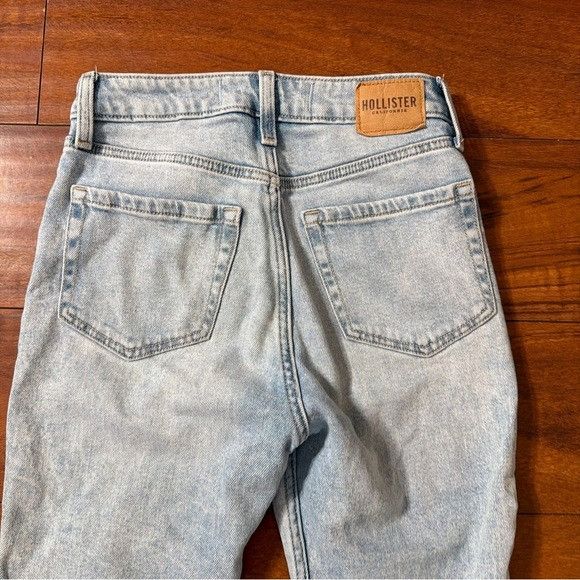 Hollister Hollister Ultra High-Rise Mom Light Blue Jeans Sz 0S/00S w24 Size 42" / US 20 - 6 Thumbnail