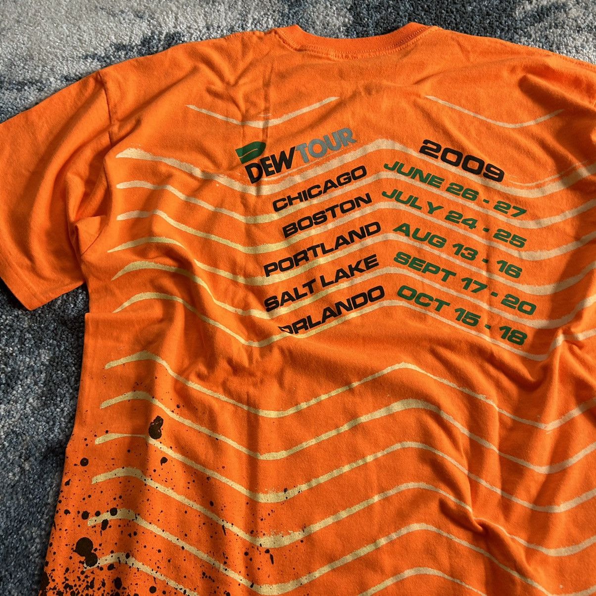 Mountain Dew 2009 NiKE 6.0 DEW TOUR TEE GiANT OVERSiZED PRiNT TiRE TREAD Size US XL / EU 56 / 4 - 9 Thumbnail