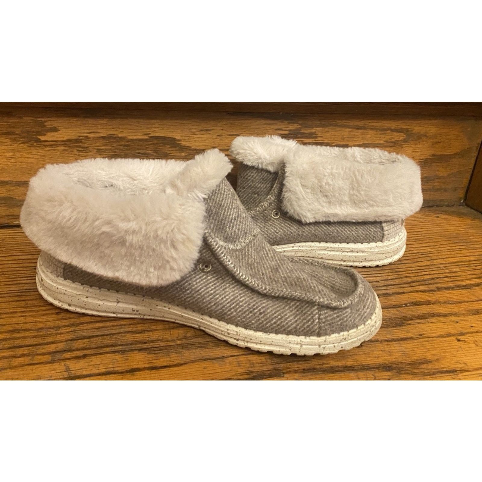 Other Hey Dude Britt Womens 7 Faux Fur Slip On Shoes Beige Wendy Size US 7 / IT 37 - 5 Thumbnail