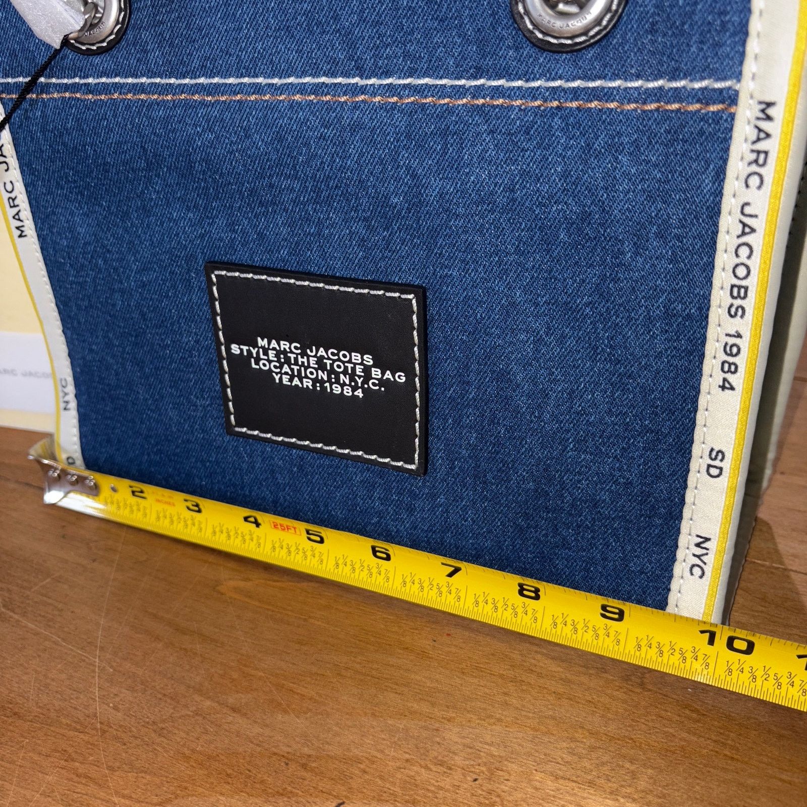 Marc Jacobs NWT Marc Jacobs The Denim Chain Small Tote Bag - Dark Wash Size ONE SIZE - 7 Thumbnail
