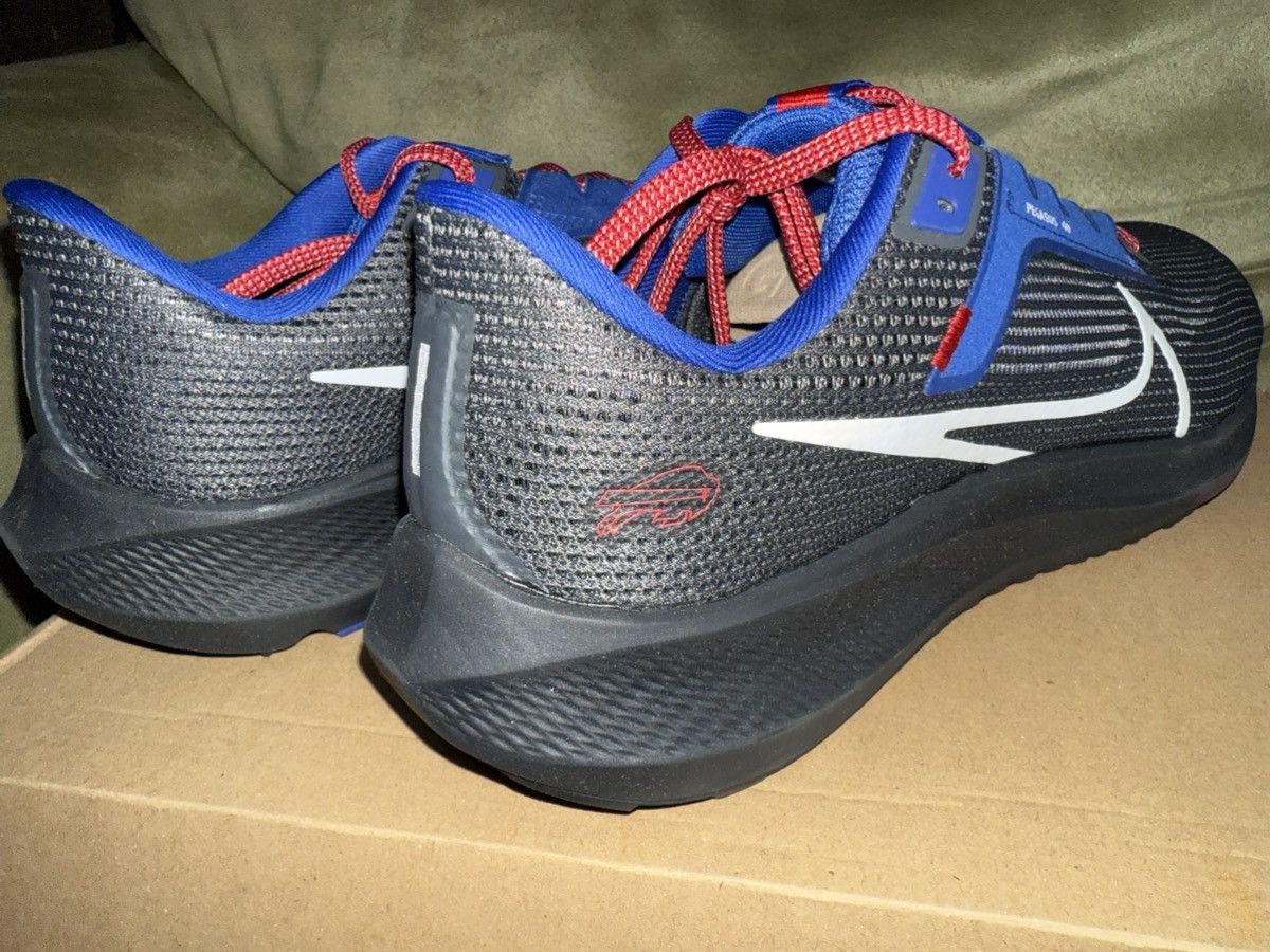 Nike Nike Air Zoom Pegasus 40 NFL “Buffalo Bills” New in Box! 9.5 Size US 9.5 / EU 42-43 - 1 Thumbnail