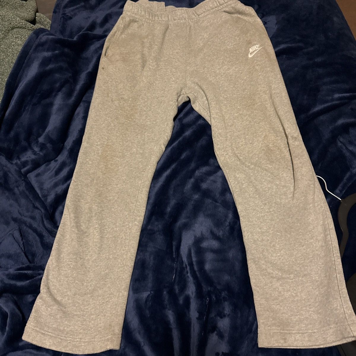 Nike Nike grey sweatpants Size US 32 / EU 48 - 1 Thumbnail