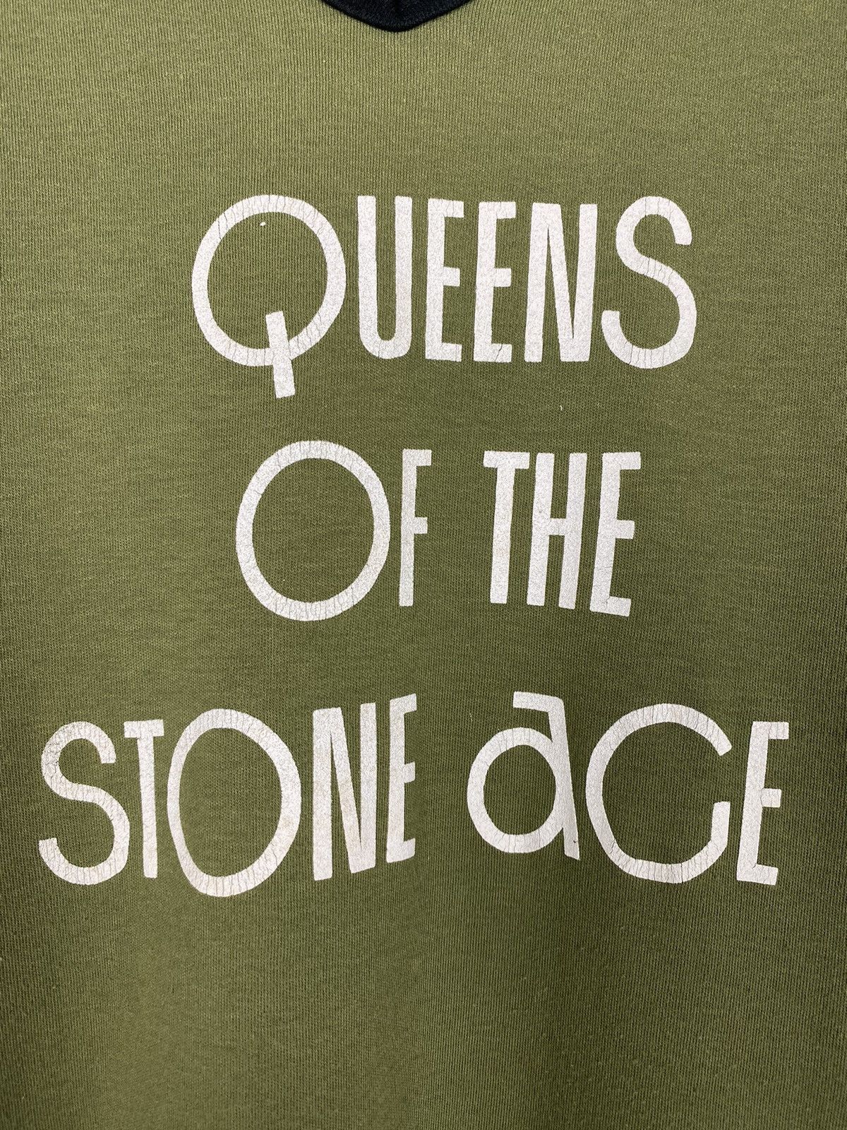 Band Tees 2000’s Vintage Qeens Of The Stone Age V-Neck T-Shirt Size S / US 4 / IT 40 - 7 Thumbnail