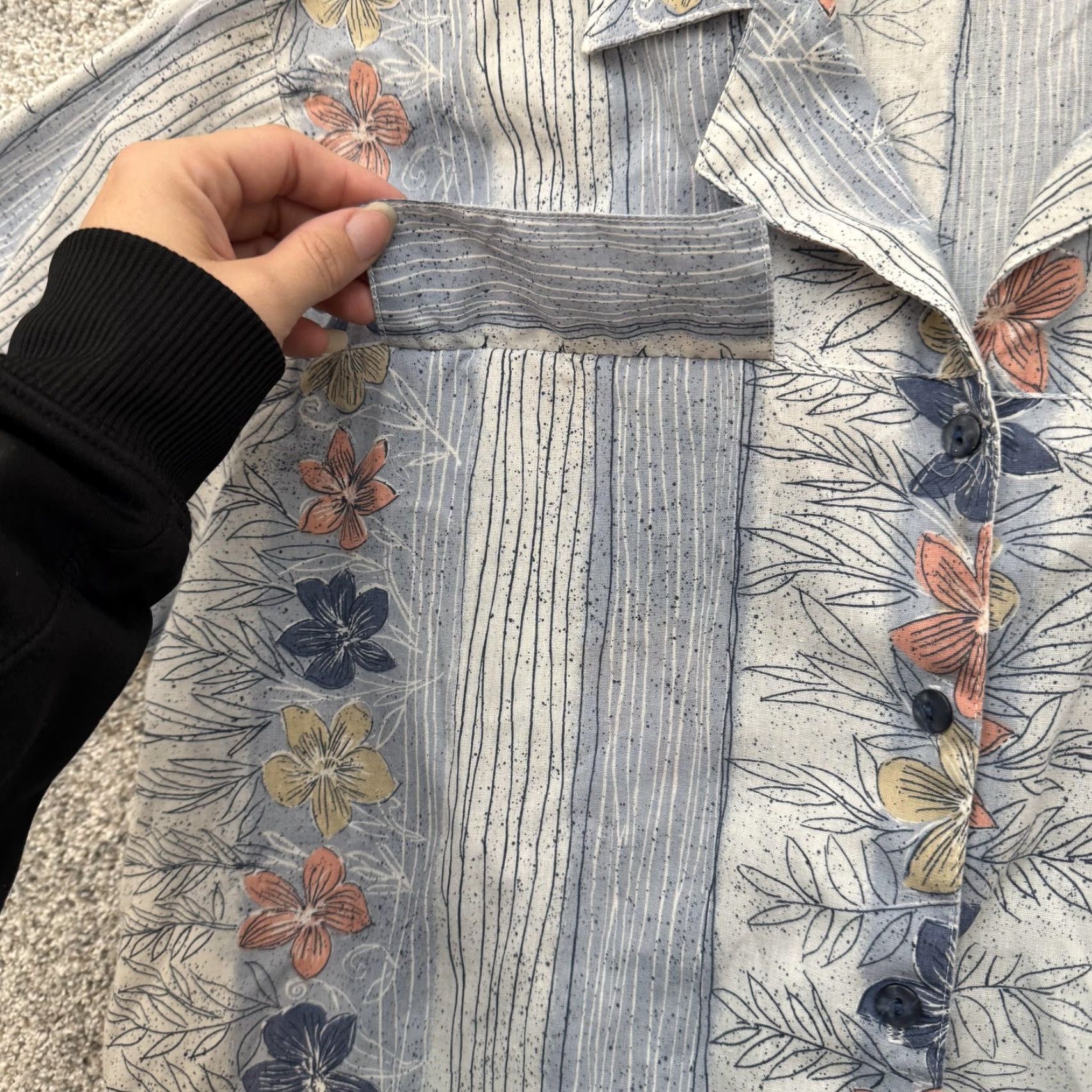 Vintage VINTAGE Tap & Co. Shirt L Blue Floral Hawaiian Camp Coastal Grandma Boho Cabana Chic Button-Up Collar Short Sleeve Pockets Epaulet 80s 90s Women Size L / US 10 / IT 46 - 3 Thumbnail