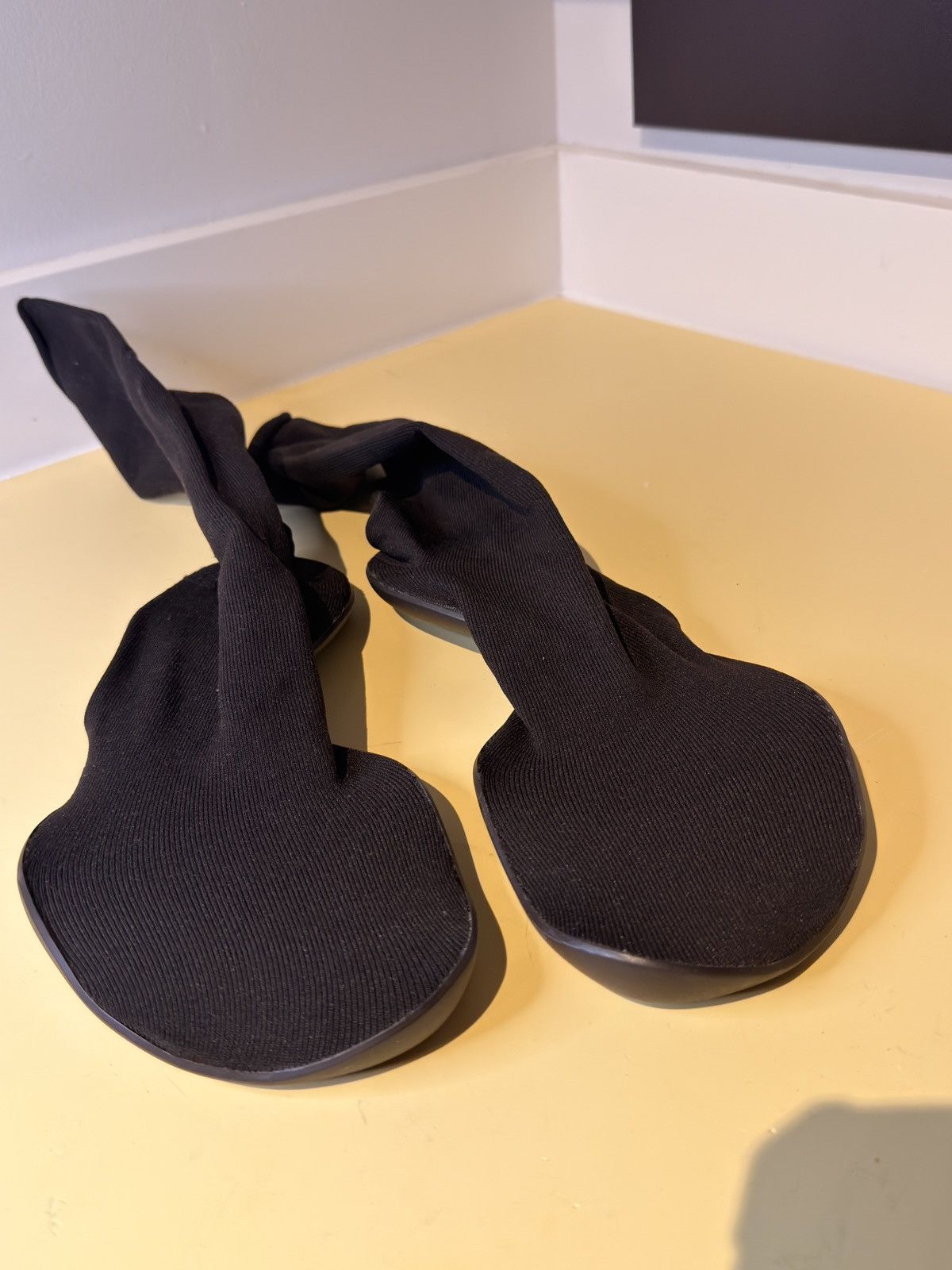 Yeezy Yeezy Pod Size 3 (10-13) Size US 10 / EU 43 - 5 Thumbnail