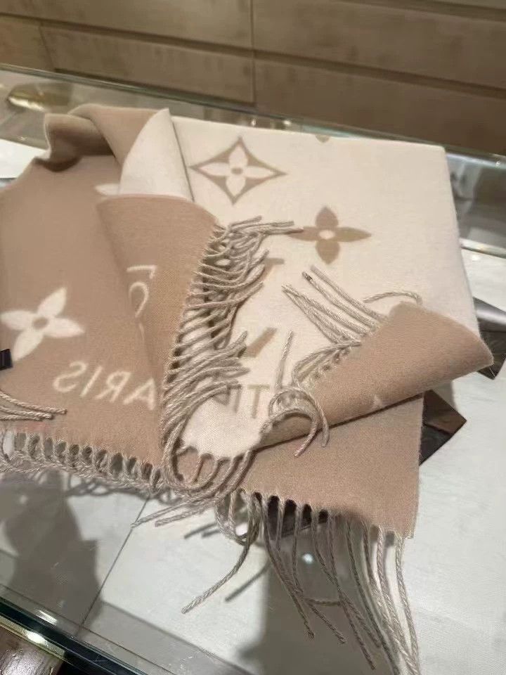 Louis Vuitton Louis Vuitton Milk Tea Cashmere Scarf Size ONE SIZE - 2 Thumbnail
