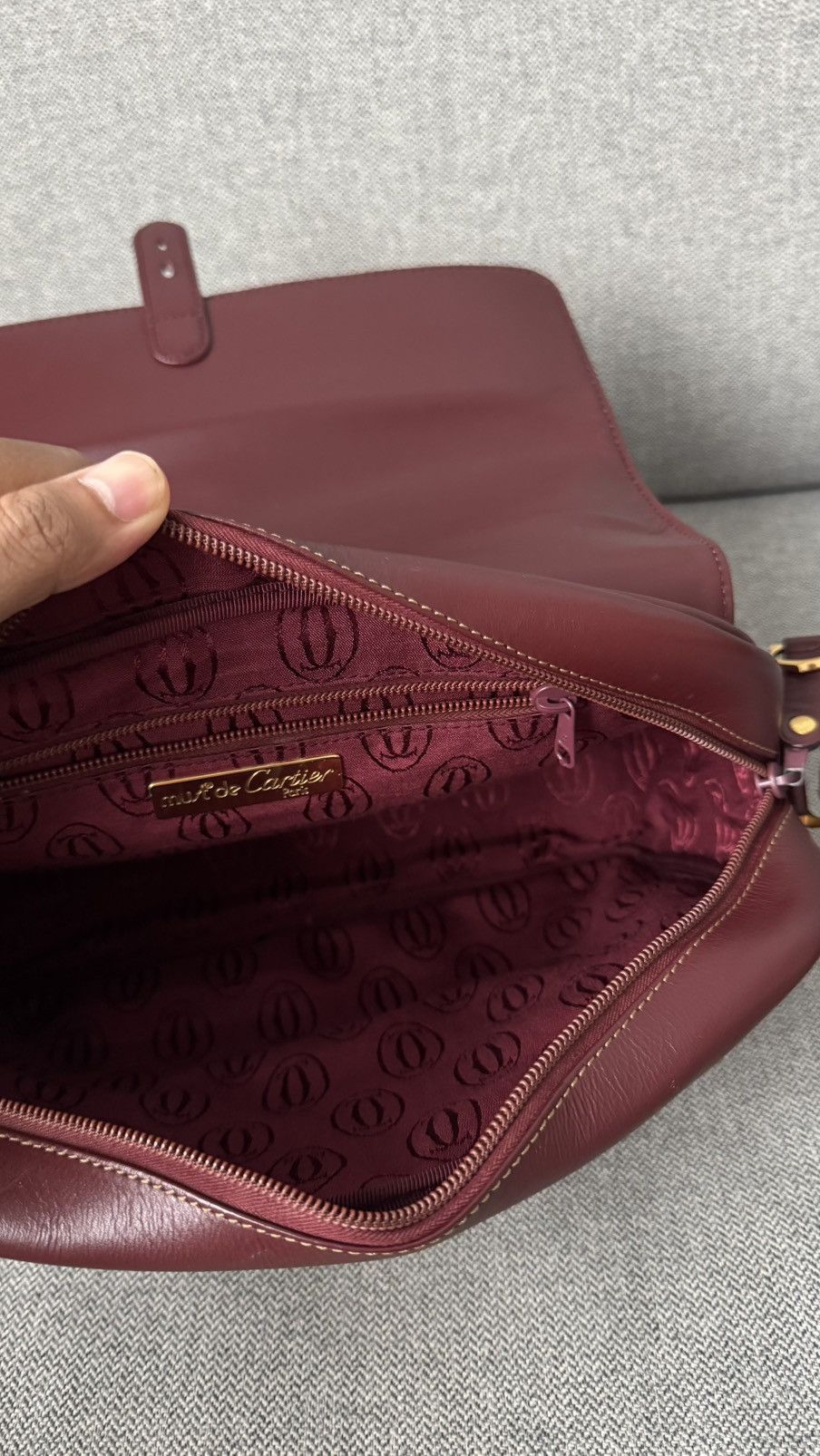 Cartier Cartier Must de Cartier Burgundy Leather Shoulder Bag Size ONE SIZE - 14 Thumbnail