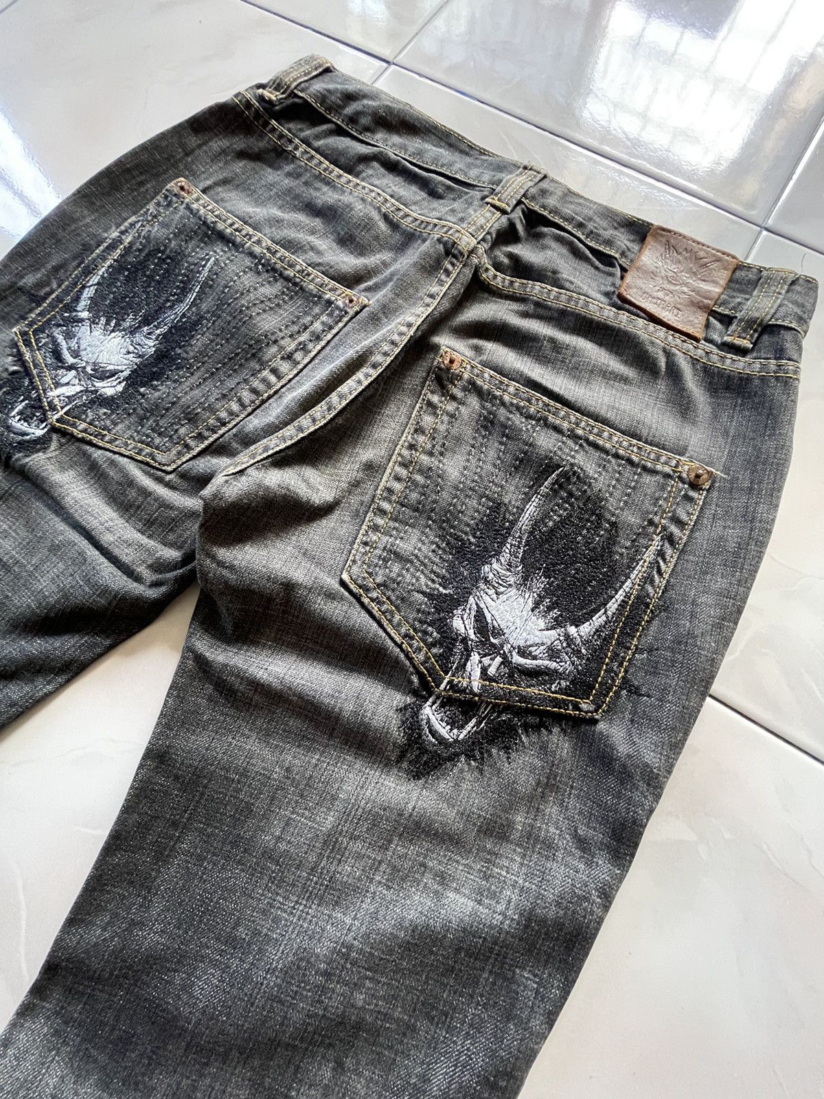 Japanese Brand × LOWBOX × Oni Oniarai Japan Embroidered Oni Japanese Folklore Denim Jeans Size US 30 / EU 46 - 3 Thumbnail