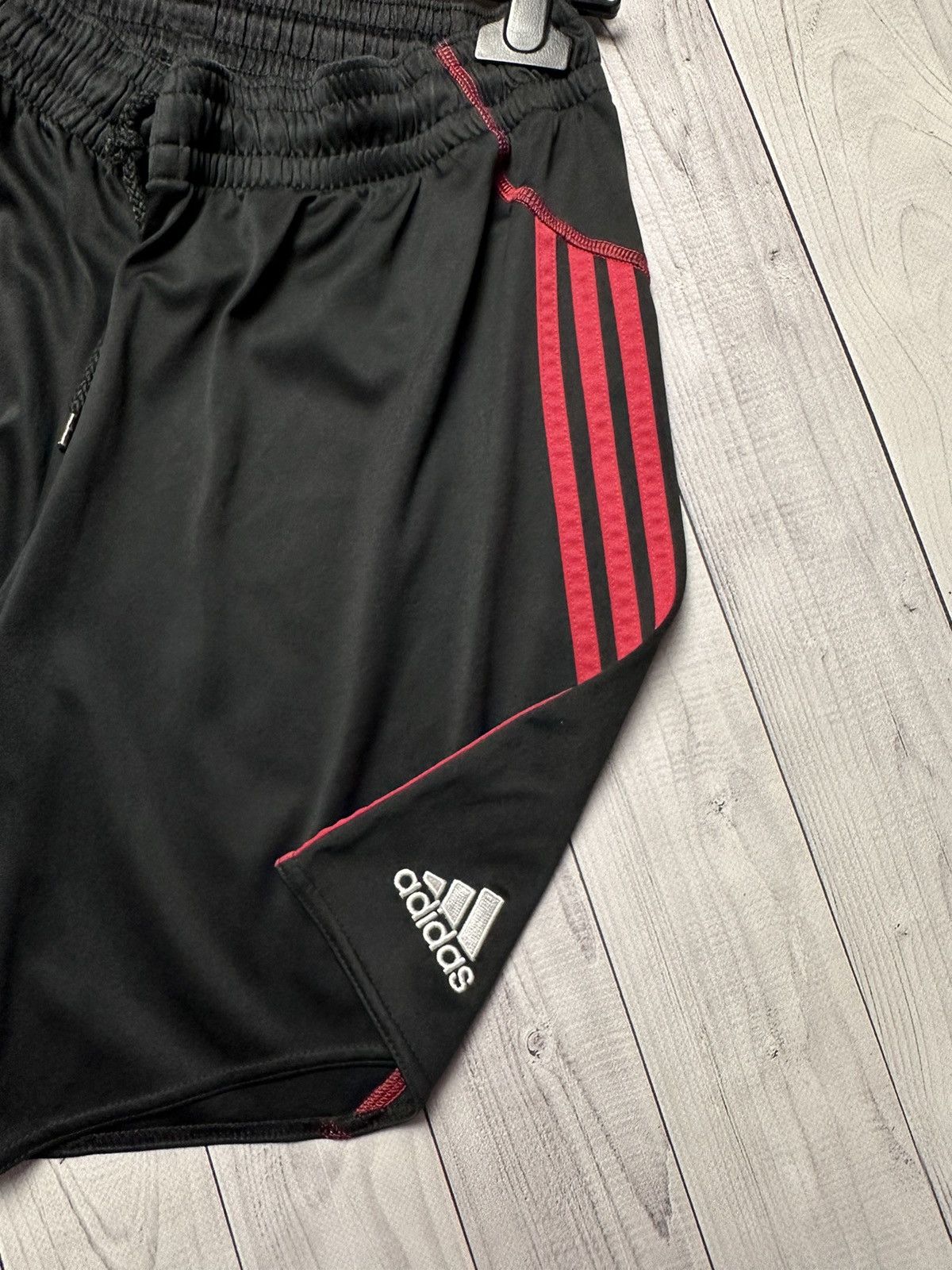 Vintage Vintage adidas Ajax soccer shorts size M Size US 32 / EU 48 - 3 Thumbnail