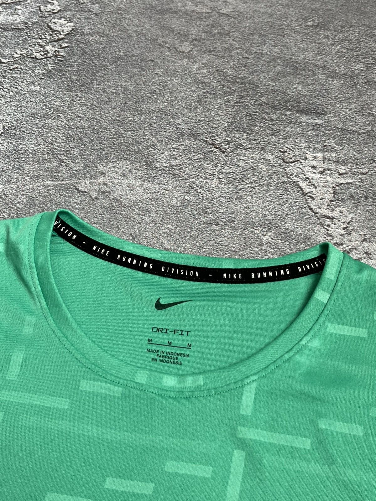 Nike Nike Dri-Fit Running Division Shirt Size US M / EU 48-50 / 2 - 5 Thumbnail
