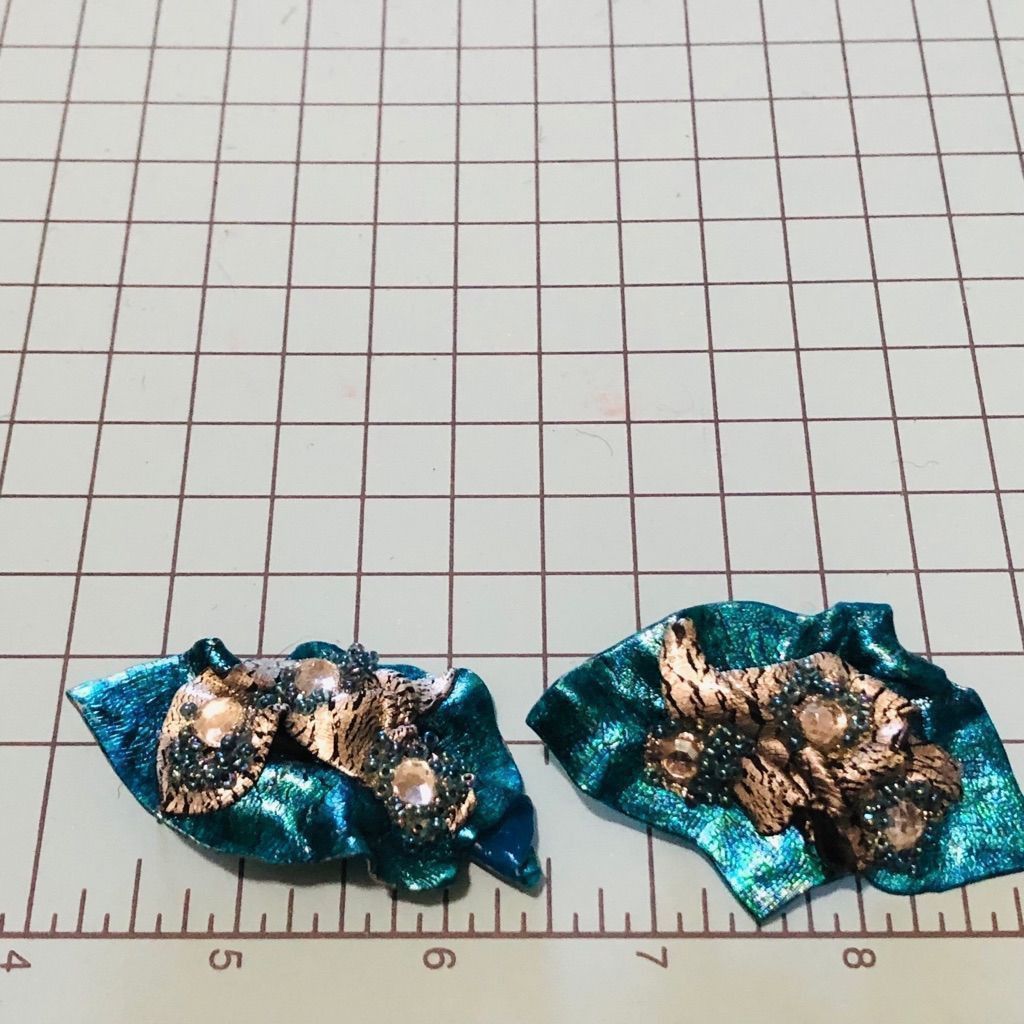 Vintage Stud Earrings Aqua Blue Silver Shimmer Mermaid Shell Ocean Size ONE SIZE - 3 Thumbnail