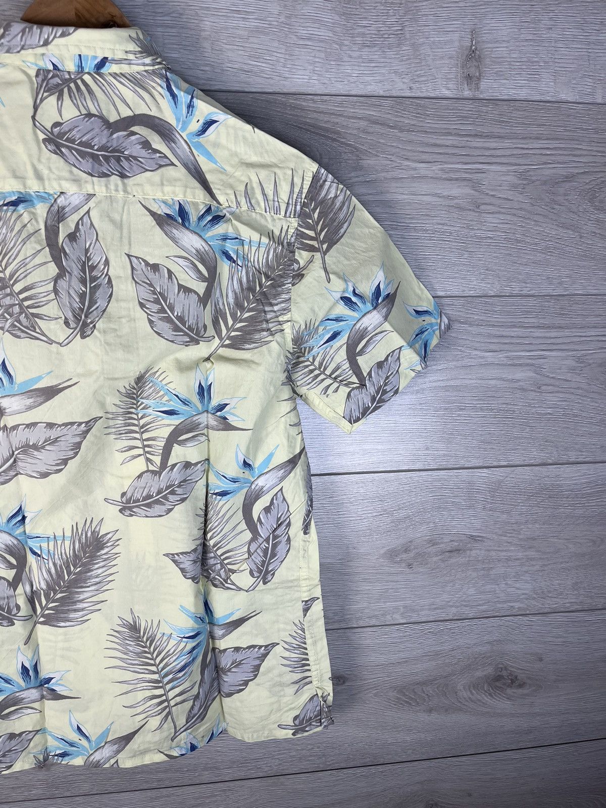 Other Vintage Mens Hawaiian Button Down Shirt size M Size US M / EU 48-50 / 2 - 8 Thumbnail