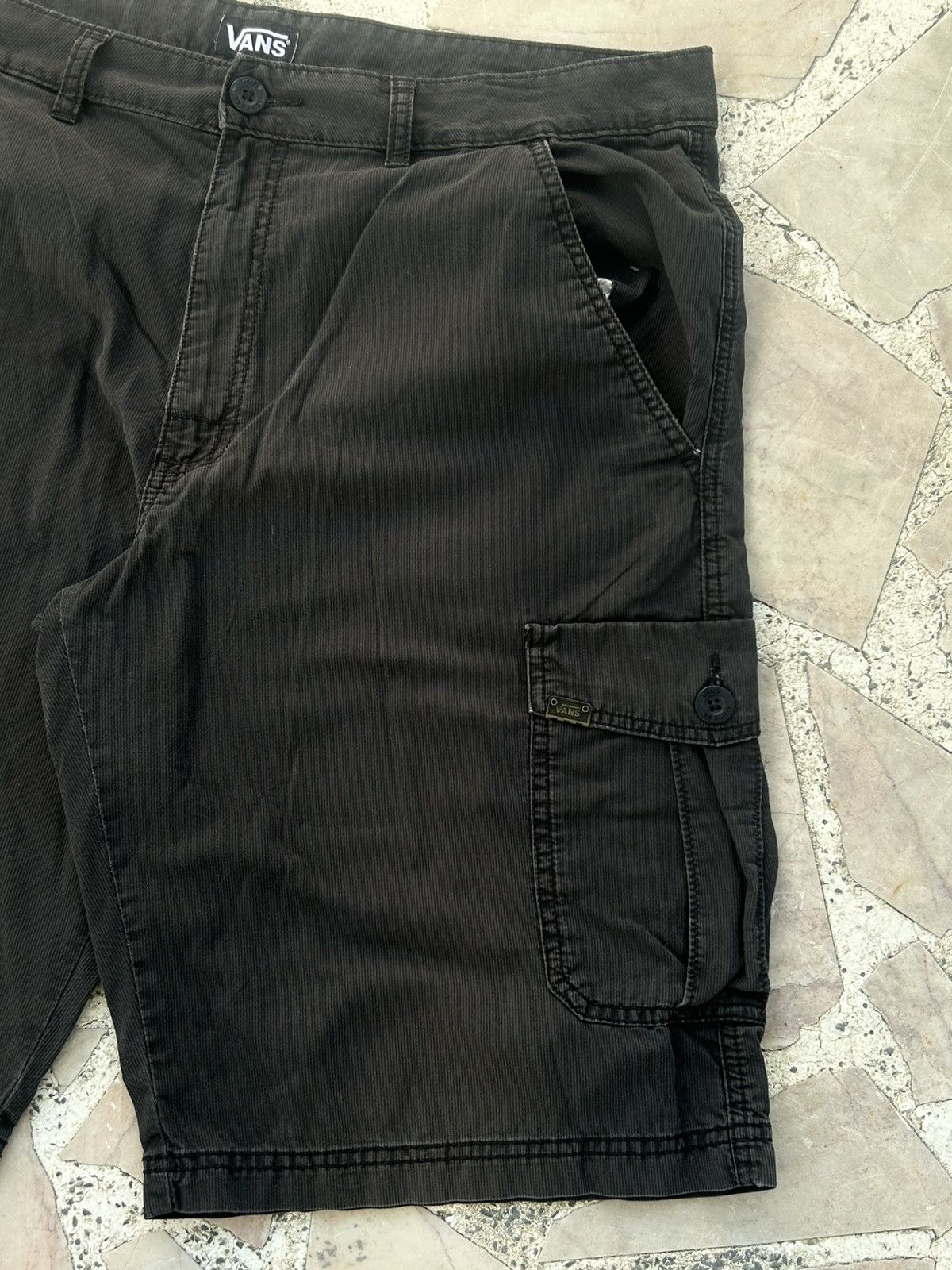 Vans Vans Black Shorts Size US 36 / EU 52 - 4 Thumbnail