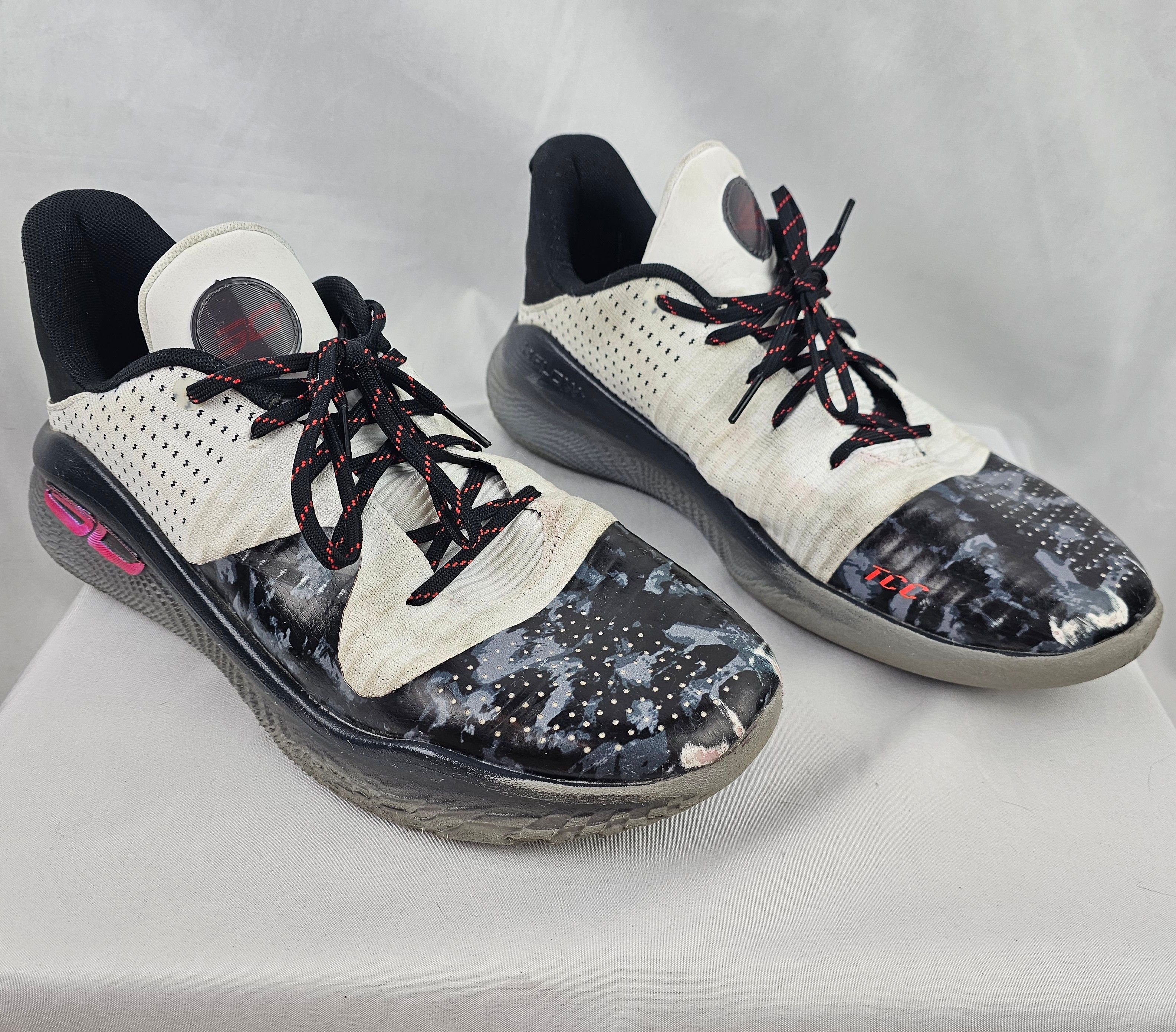Under Armour Under Armour Curry 4 Low Flotro Black White Red Basketball Size US 13 / EU 46 - 1 Thumbnail