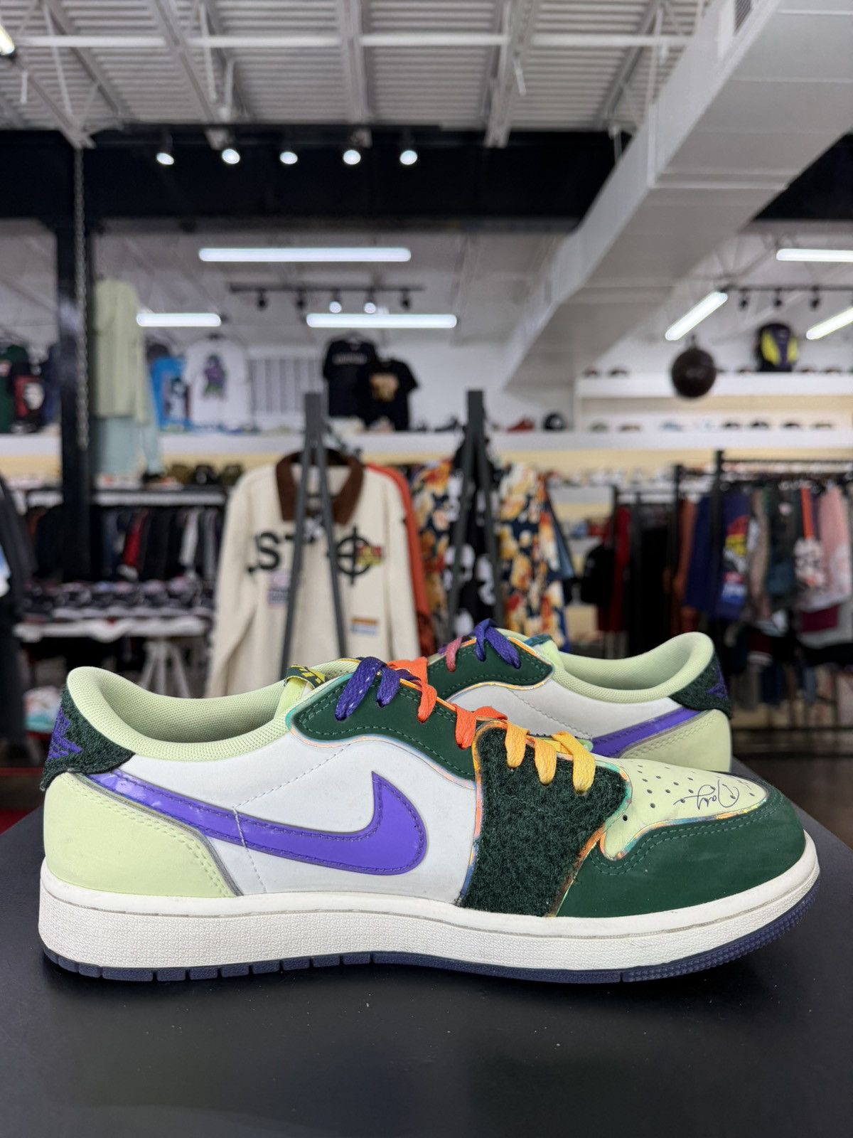 Jordan Brand Air Jordan 1 Low Doernbecher Size 9 (2023) Size US 9 / EU 42 - 3 Thumbnail