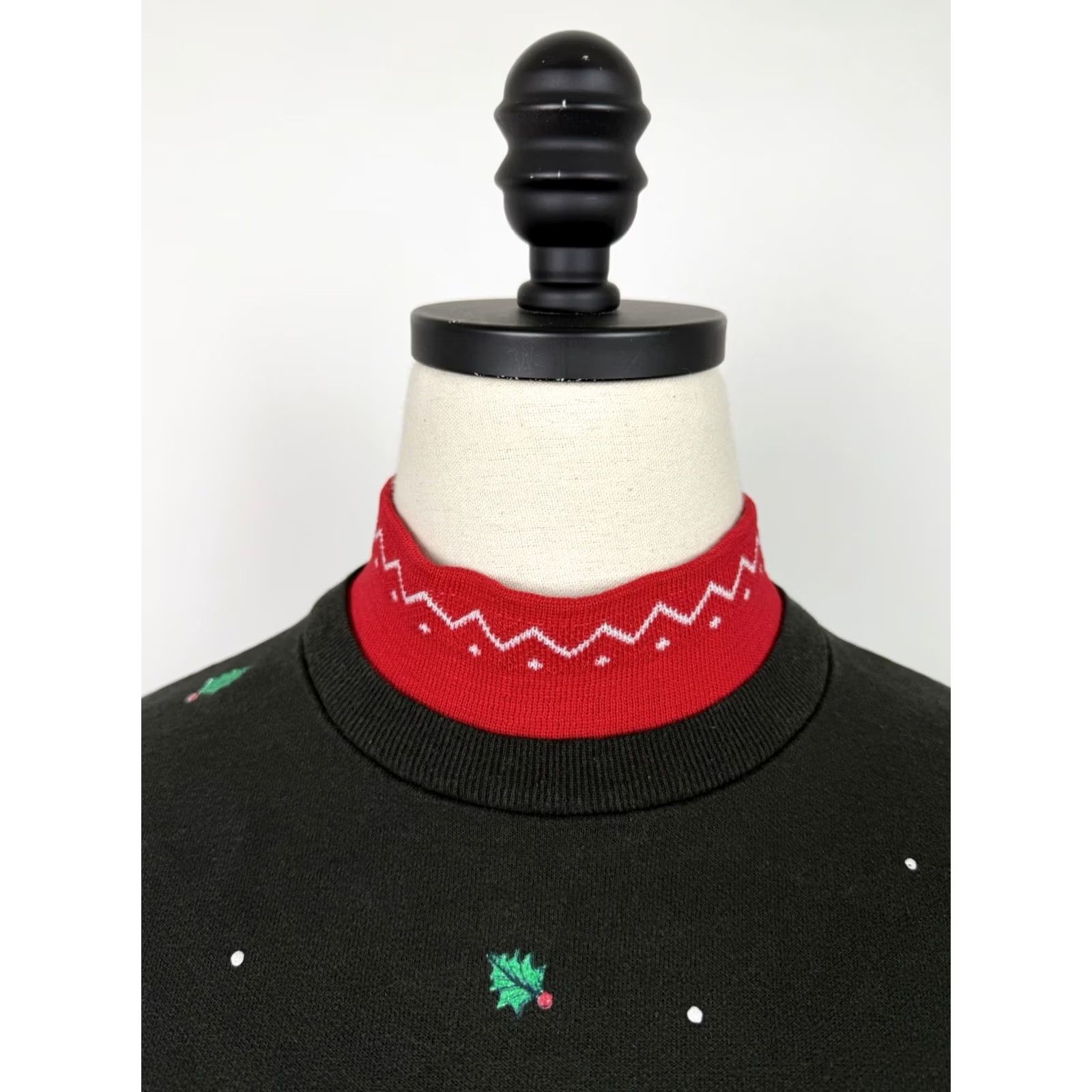 Vintage VINTAGE Bobbie Brooks Sweatshirt Womens Medium Mock Neck Christmas Holiday Pullover Knit Black 80s 90s Vintage Womens Medium Sweatshirt Size M / US 6-8 / IT 42-44 - 3 Thumbnail