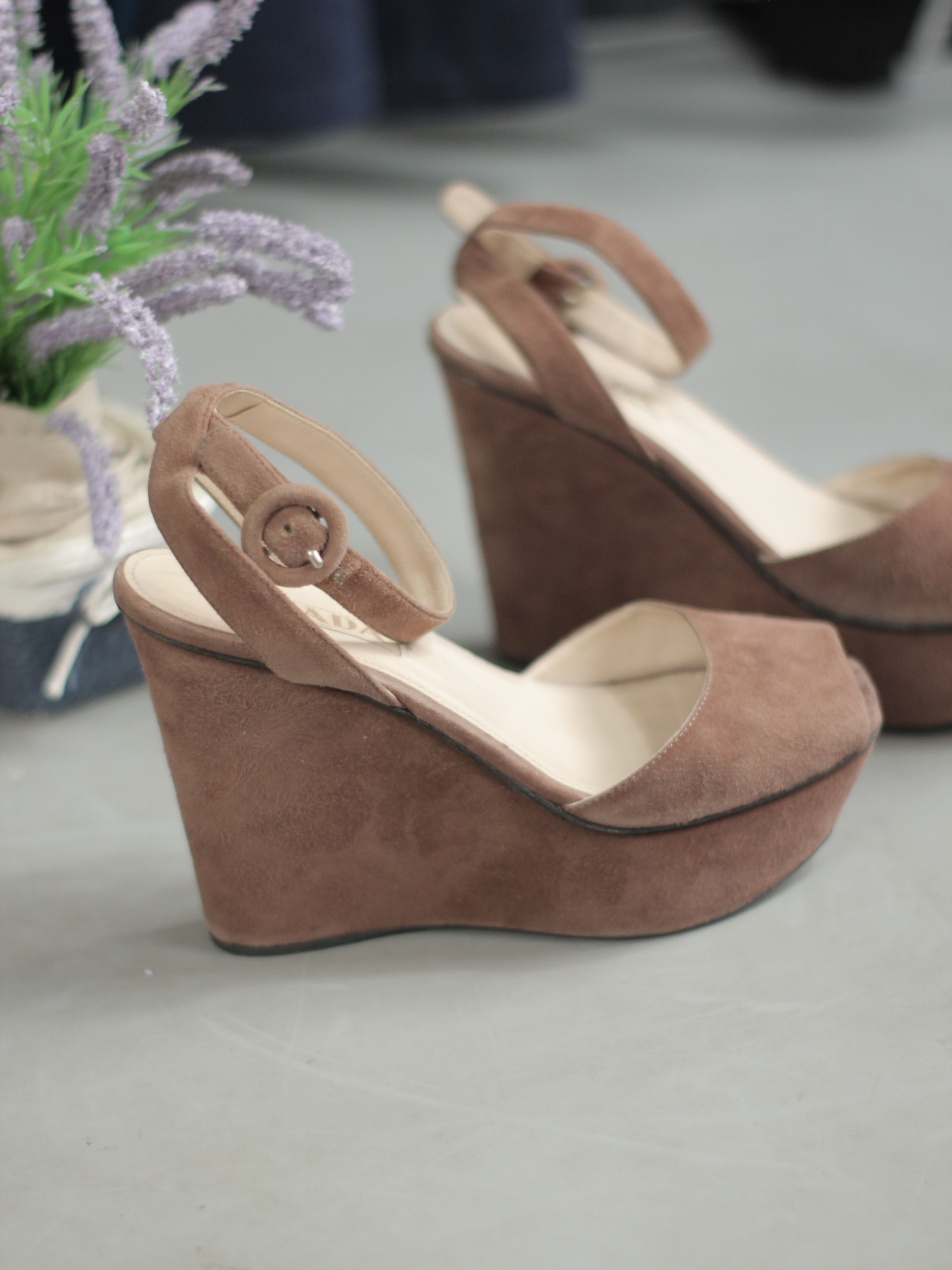Prada PRADA SUEDE HEELS 36 Size US 6 / IT 36 - 8 Thumbnail
