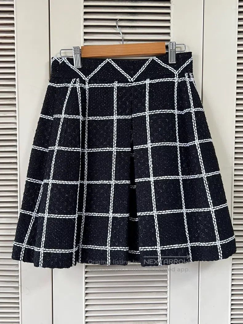 Other Chanel Black and white plaid tweed skirt Size 42" / US 20 - 2 Thumbnail