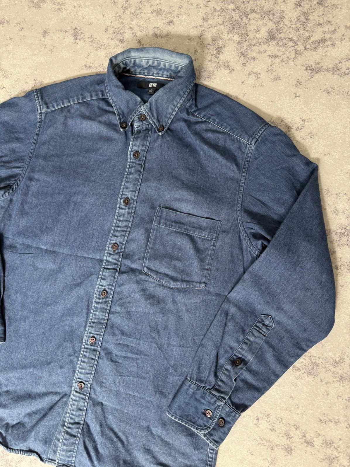 Uniqlo UNIQLO INDIGO BLUE DENIM BUTTON UP SHIRT Size US XS / EU 42 / 0 - 5 Thumbnail