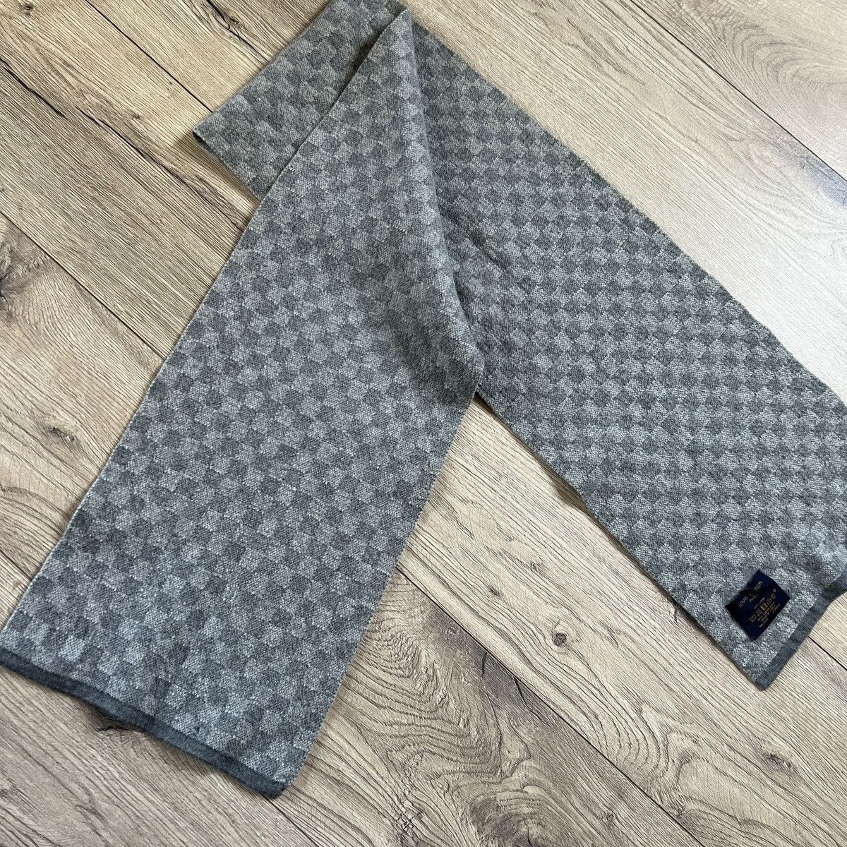 Louis Vuitton Néo Petit Damier Scarf Size ONE SIZE - 6 Thumbnail