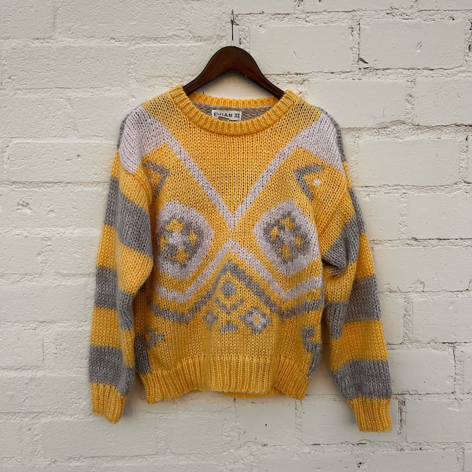 Vintage Vintage Hand Knitted Yellow Wool Geometric Sweater Size L Size S / US 4 / IT 40 - 1 Thumbnail
