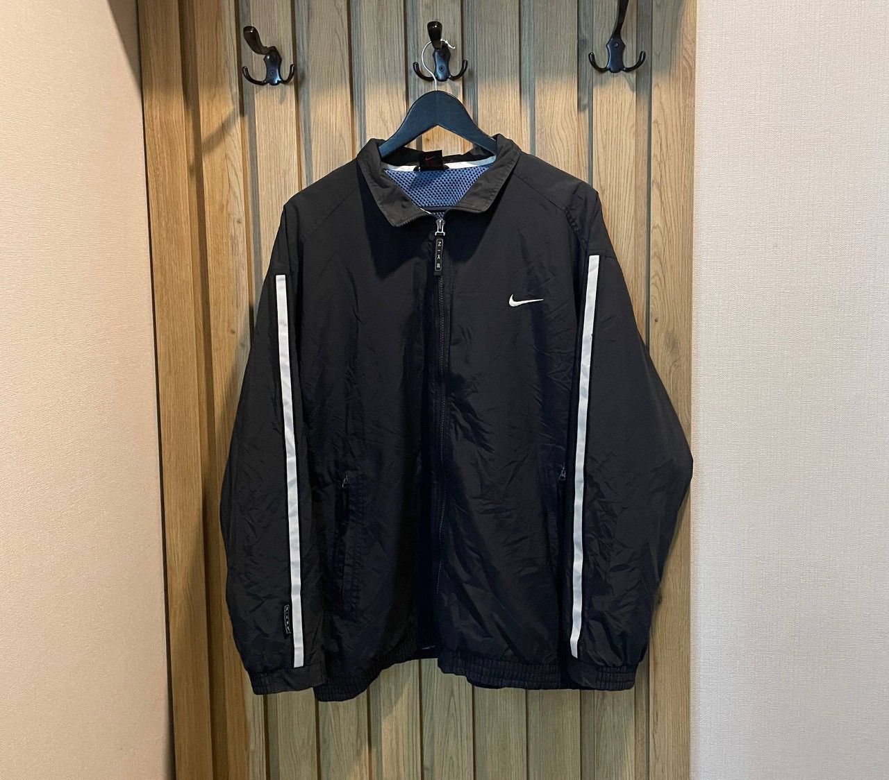 Nike Nike Vintage Track Olympic Light Windbreaker Jacket Size US L / EU 52-54 / 3 - 1 Thumbnail