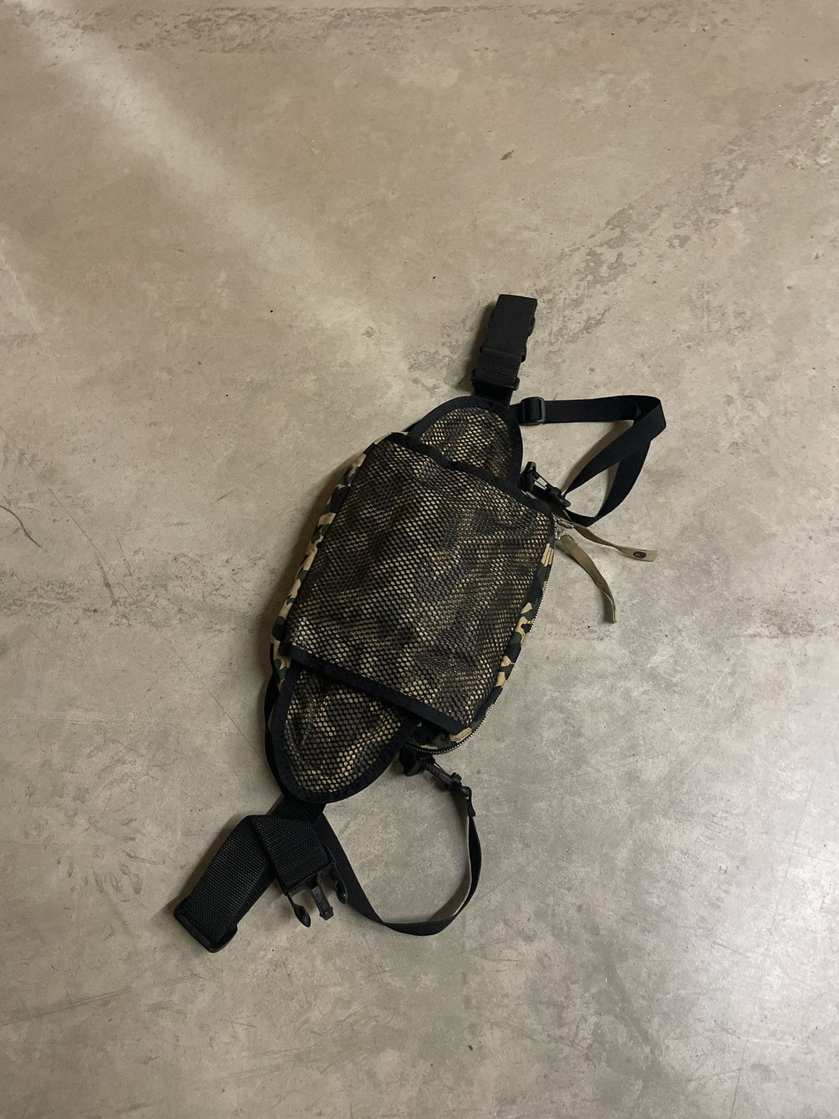 Bape NIGO ERA 90s RARE BAPE NOWHERE CO CONVERTIBLE BAG Size ONE SIZE - 6 Thumbnail
