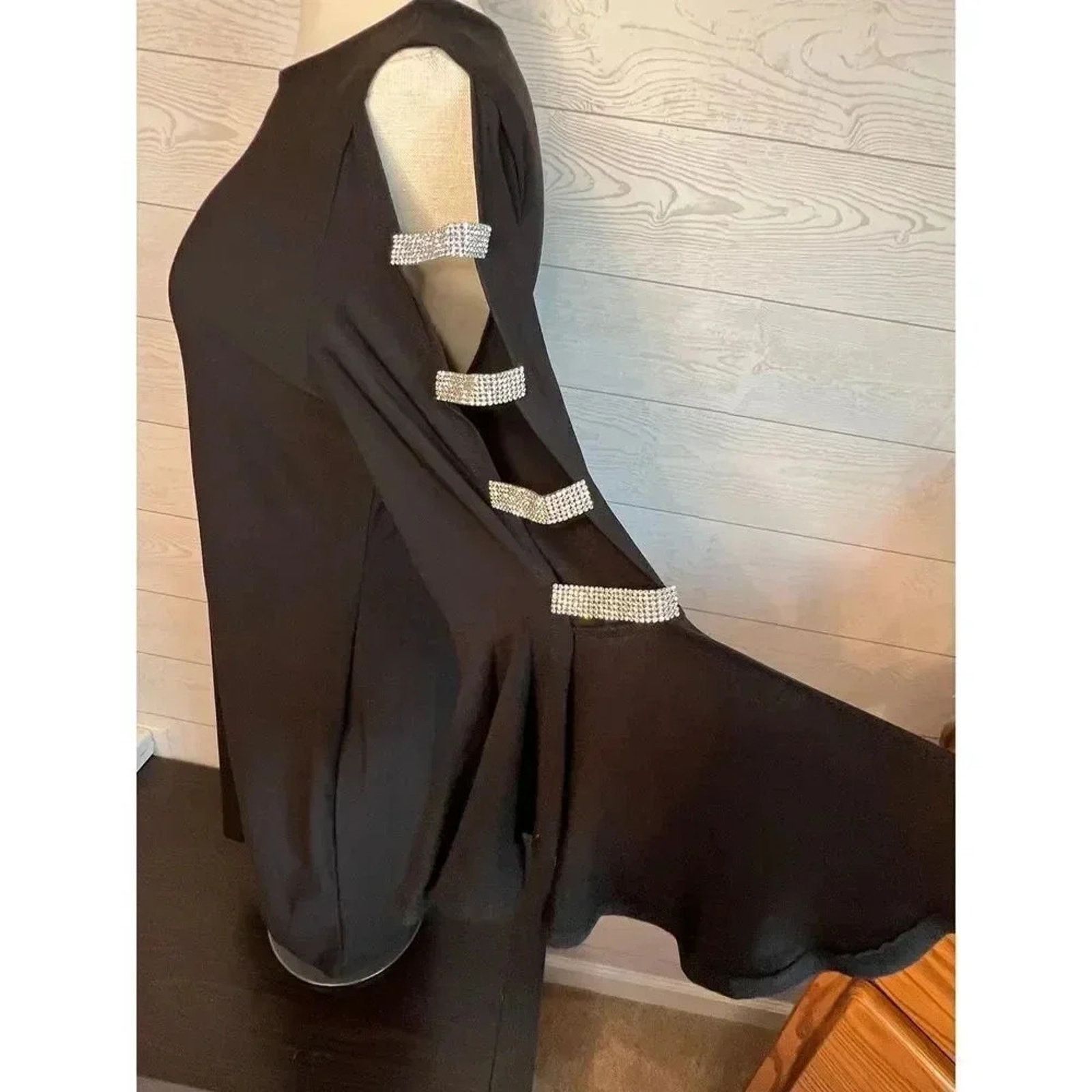 Other Tiana B. black cocktail dress /ladder sleeves Size medium Size M / US 6-8 / IT 42-44 - 4 Thumbnail