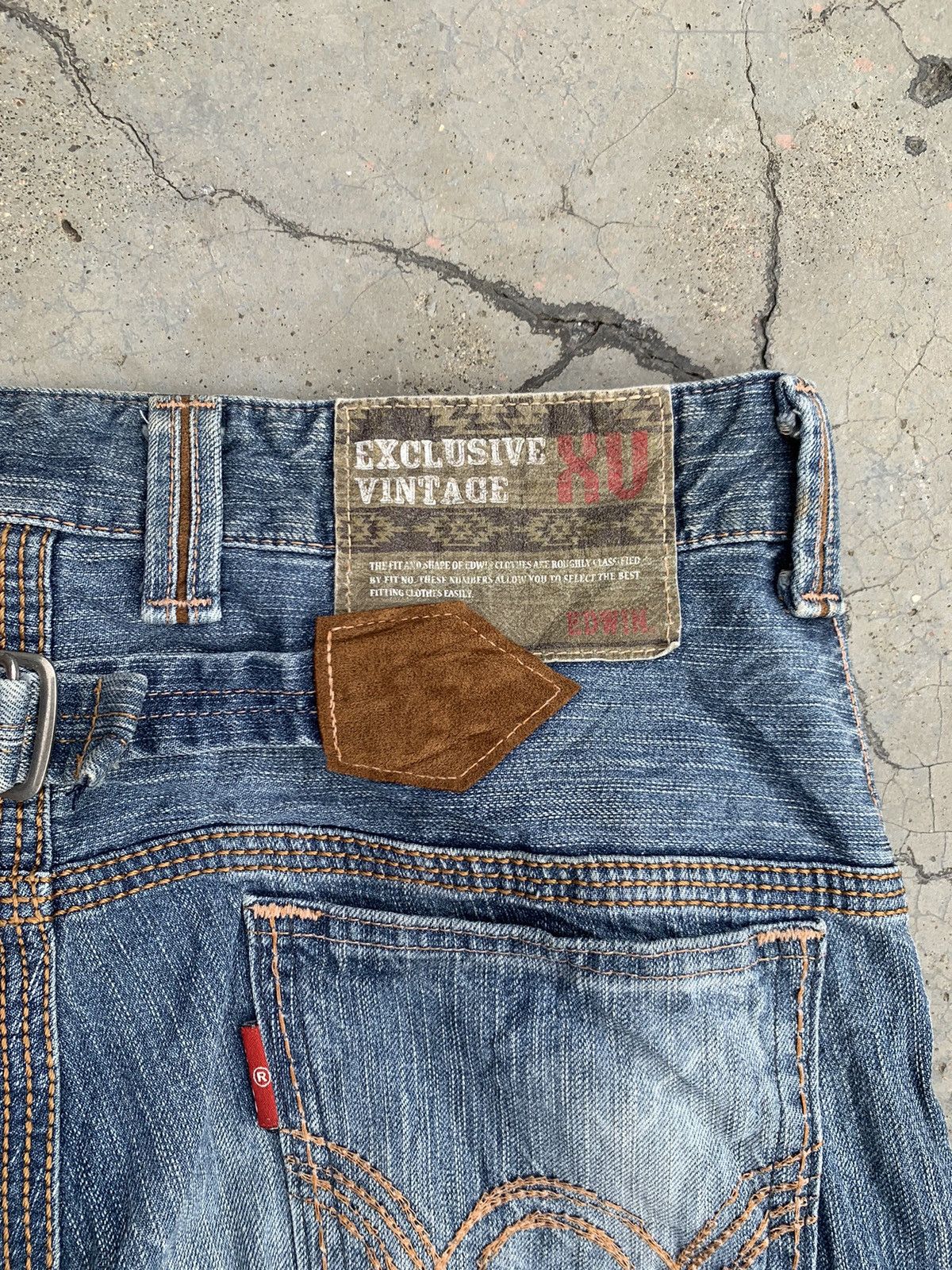 Edwin Vintage Edwin backle back fade blue. Size US 32 / EU 48 - 11 Thumbnail