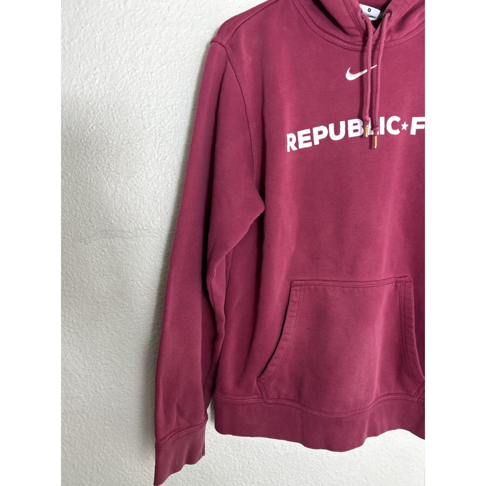 Nike Nike Mens Small Pullover Hoodie Sacramento Republic FC Maroon Hoodie Mens Small Red Size US S / EU 44-46 / 1 - 2 Thumbnail