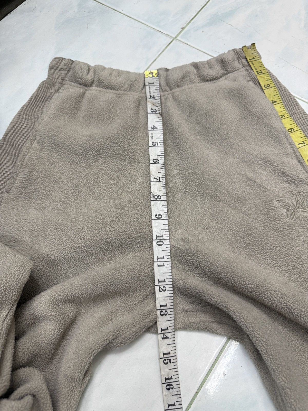Needles 🔥🔥🔥ARCHIVE NEEDLES UNIQLO SWEATPANTS Size US 32 / EU 48 - 13 Thumbnail