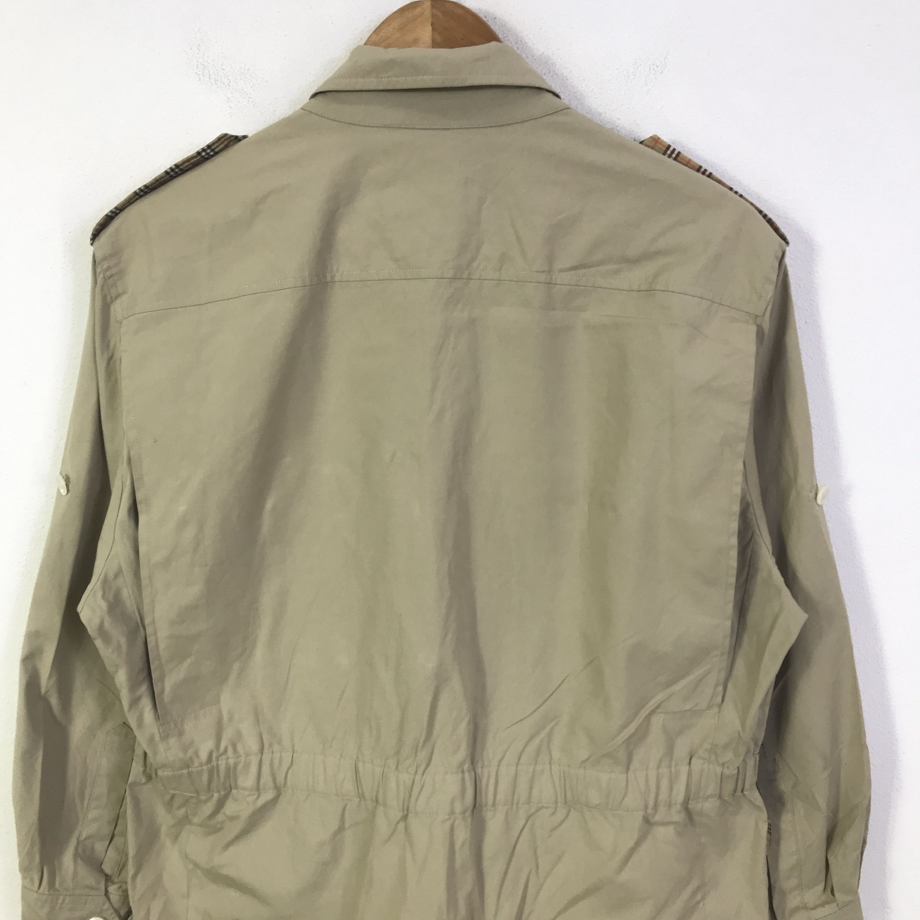 Burberry Vintage burberry Button Design Woman jacket K128B7 Size US M / EU 48-50 / 2 - 4 Thumbnail