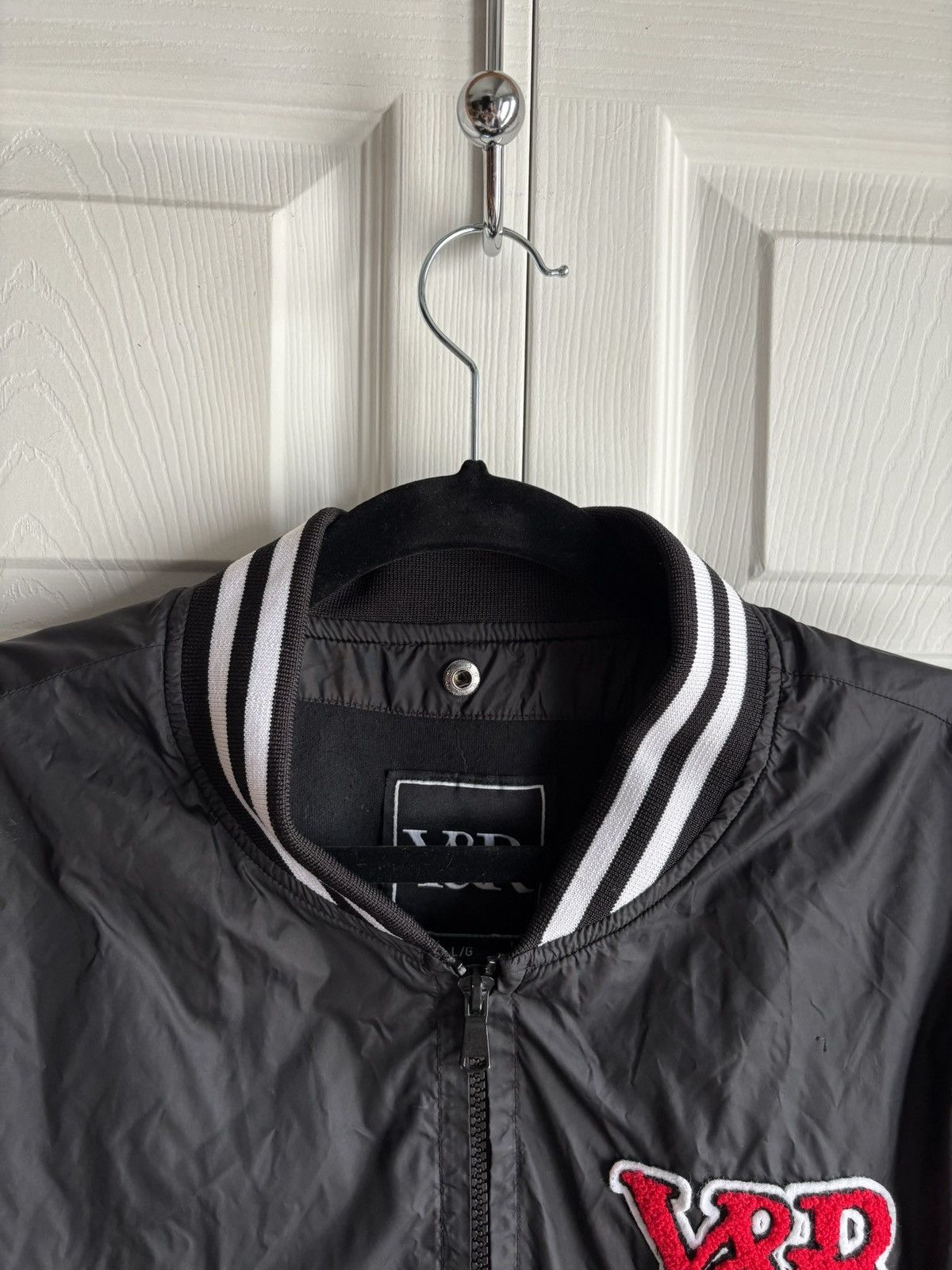 Young And Reckless Young And Reckless Vintage Streetwear Hype L Black Jacket Size US L / EU 52-54 / 3 - 4 Thumbnail