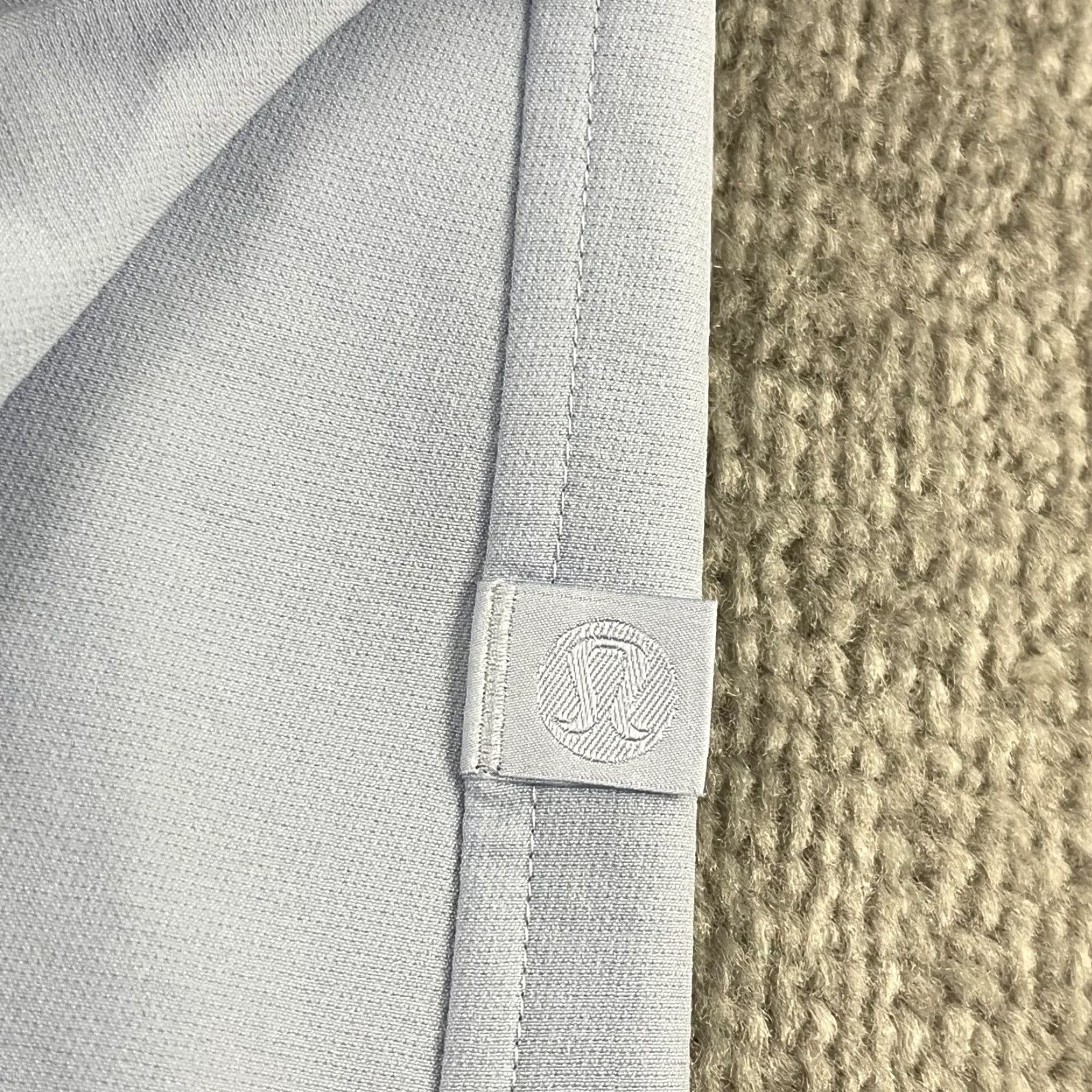 Lululemon LULULEMON Shirt Mens XL Extra Large Blue Button Up Long Sleeve Stretch Casual Size US XL / EU 56 / 4 - 2 Thumbnail