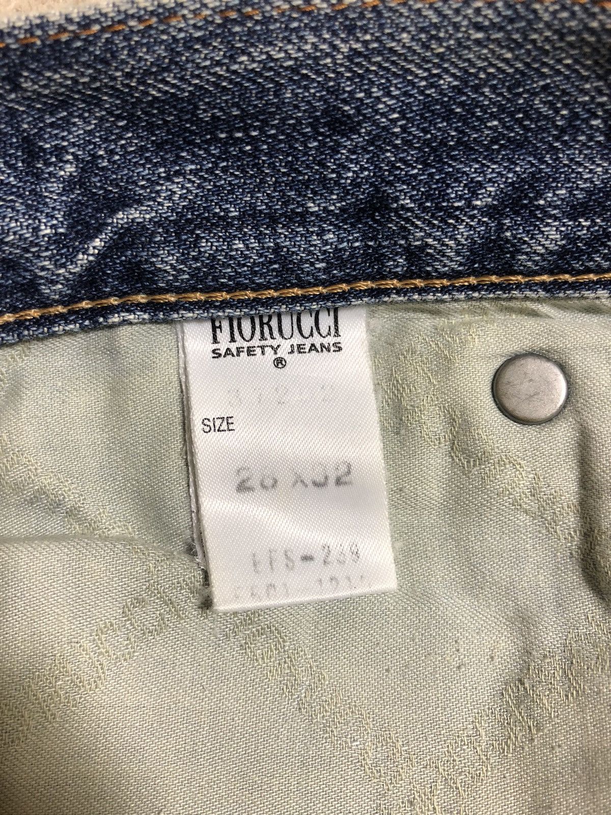 Fiorucci × Vintage Vintage Fiorucci Distressed Denim Straight Cut Made In Japan Size US 28 / EU 44 - 11 Thumbnail
