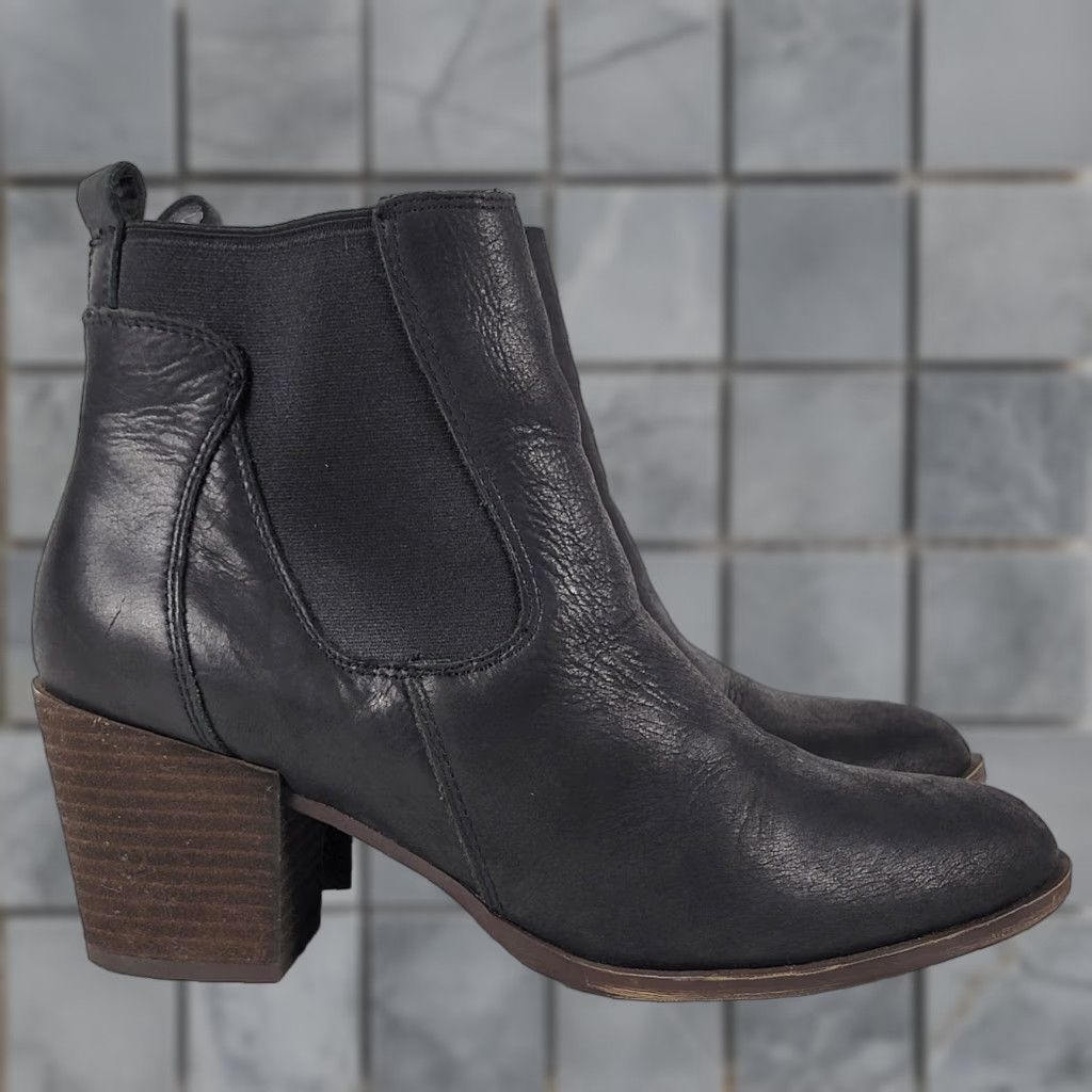 Lucky Brand Lucky Brand Women’s Bofrida Bootie, Black Ankle Booties, Size 9 M, Leather, Zip, Round Toe, Mid Heel, Black, Shoes, Womens Size US 9 / IT 39 - 1 Thumbnail