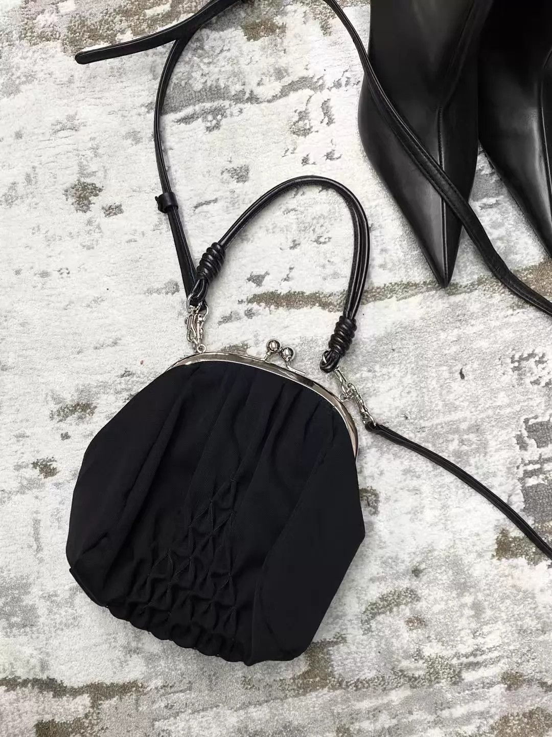 Yohji Yamamoto Yohji Yamamoto Geometric Clasp Bag Excellent Size ONE SIZE - 1 Thumbnail