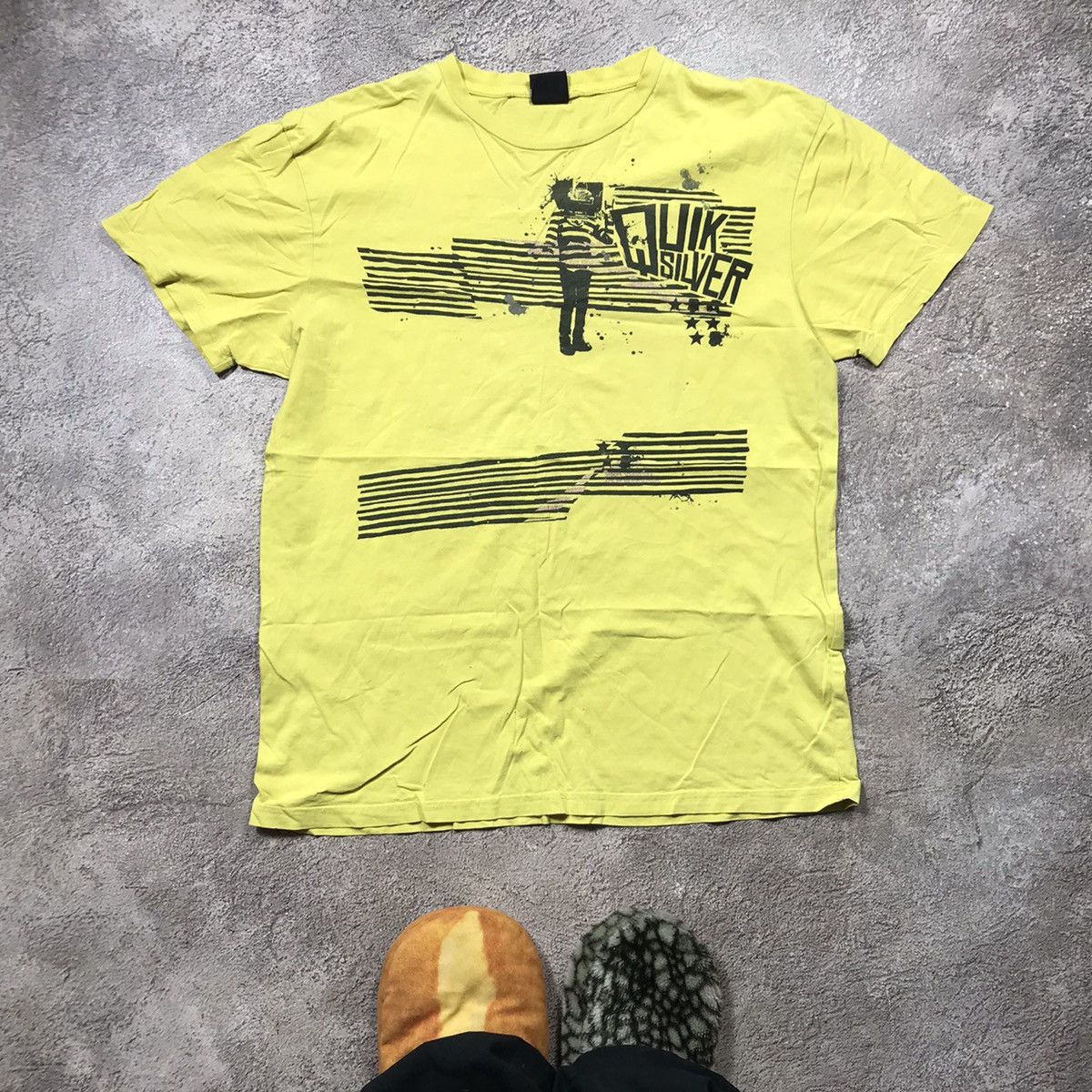 Vintage Vintage 90s Quiksilver Sun Faded Graphic Tee Skate Baggy XL Size US XL / EU 56 / 4 - 1 Thumbnail