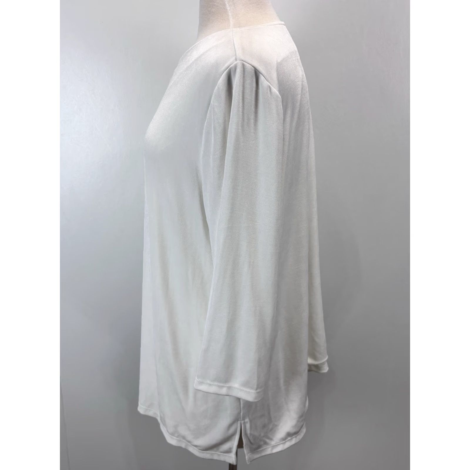 Vintage VINTAGE Chicos Women’s Tunic Shirt, Casual Travel Wear, Size 16/18, White, 3/4 Sleeve, Round Neck Size XXL / US 16-18 / IT 52-54 - 2 Thumbnail