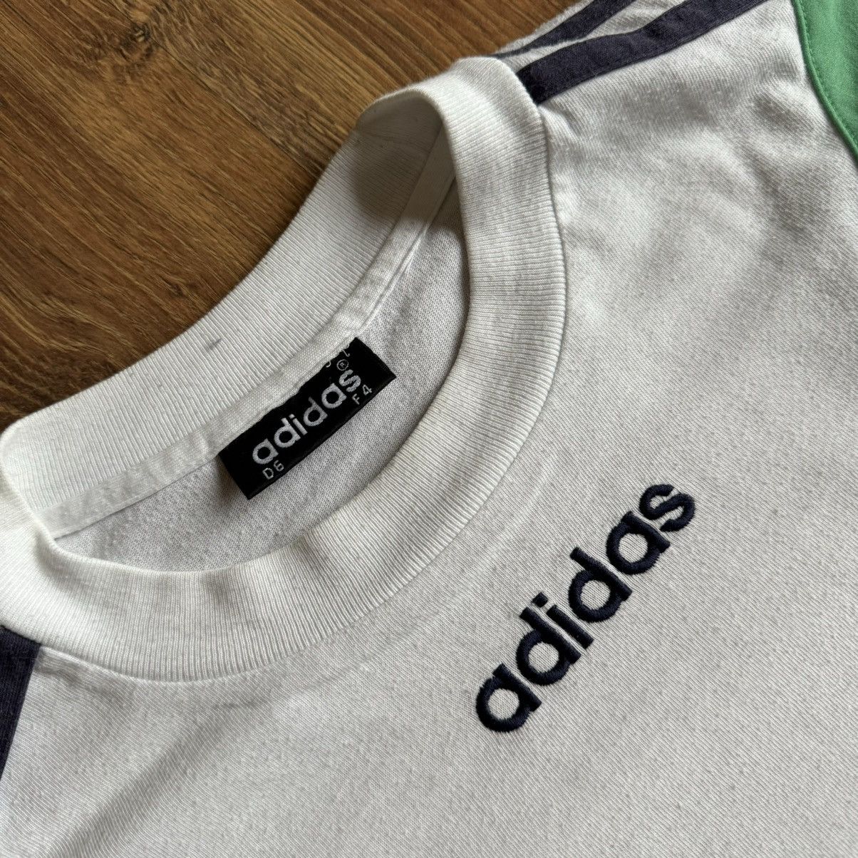 Adidas × Vintage Vintage Adidas Retro T Shirt 90s Y2K Size US M / EU 48-50 / 2 - 4 Thumbnail